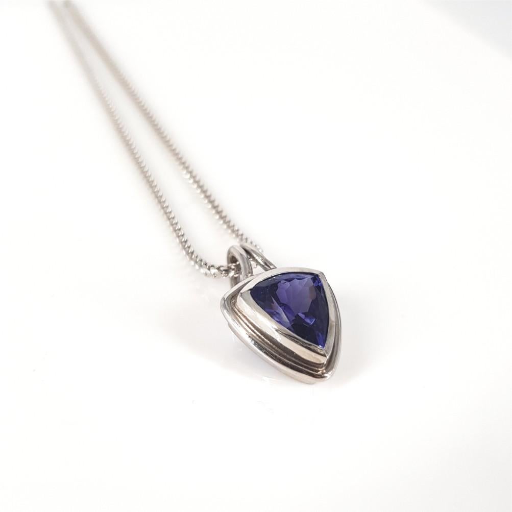 Modern 14ct White Gold Necklace with 18ct White Gold Tanzanite Pendant  For Sale