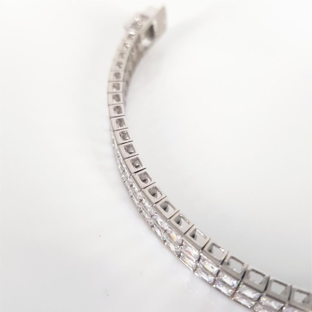 Bracelet tennis en or blanc 14 carats avec zirconia cubique taille princesse en vente 2