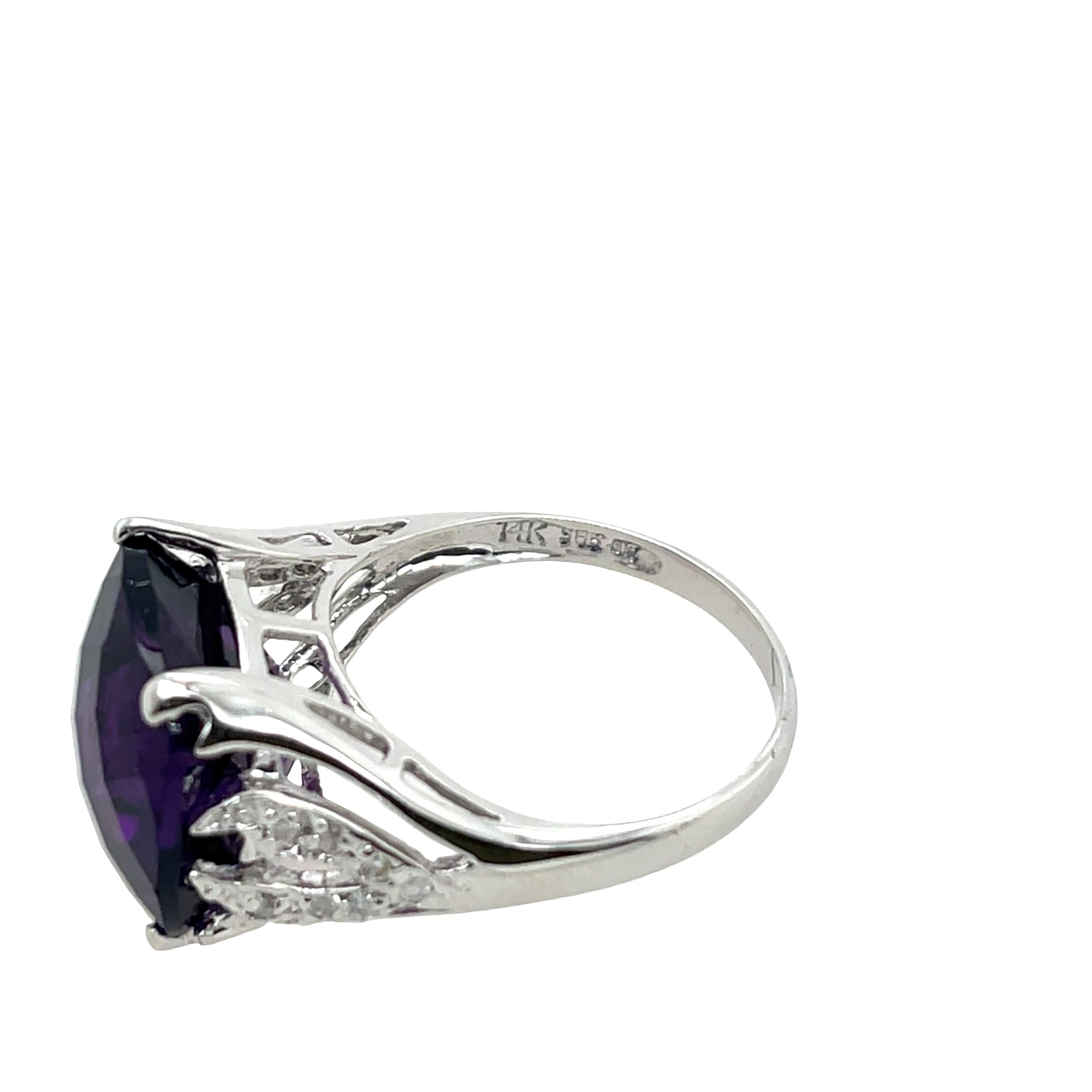 Anillo de oro blanco de 14 ct con amatista facetada y diamantes en venta 3