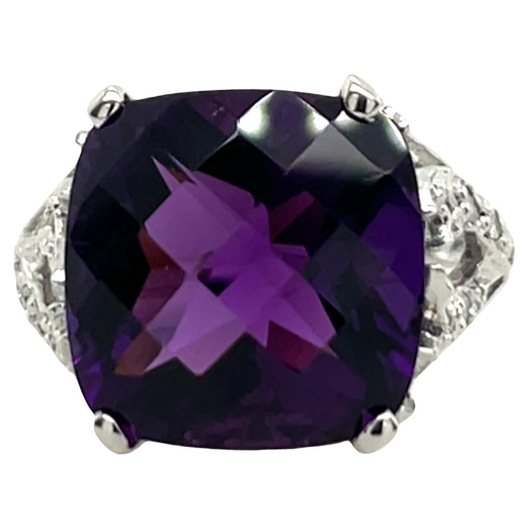 Bague en or blanc 14ct avec améthyste facettée et diamants