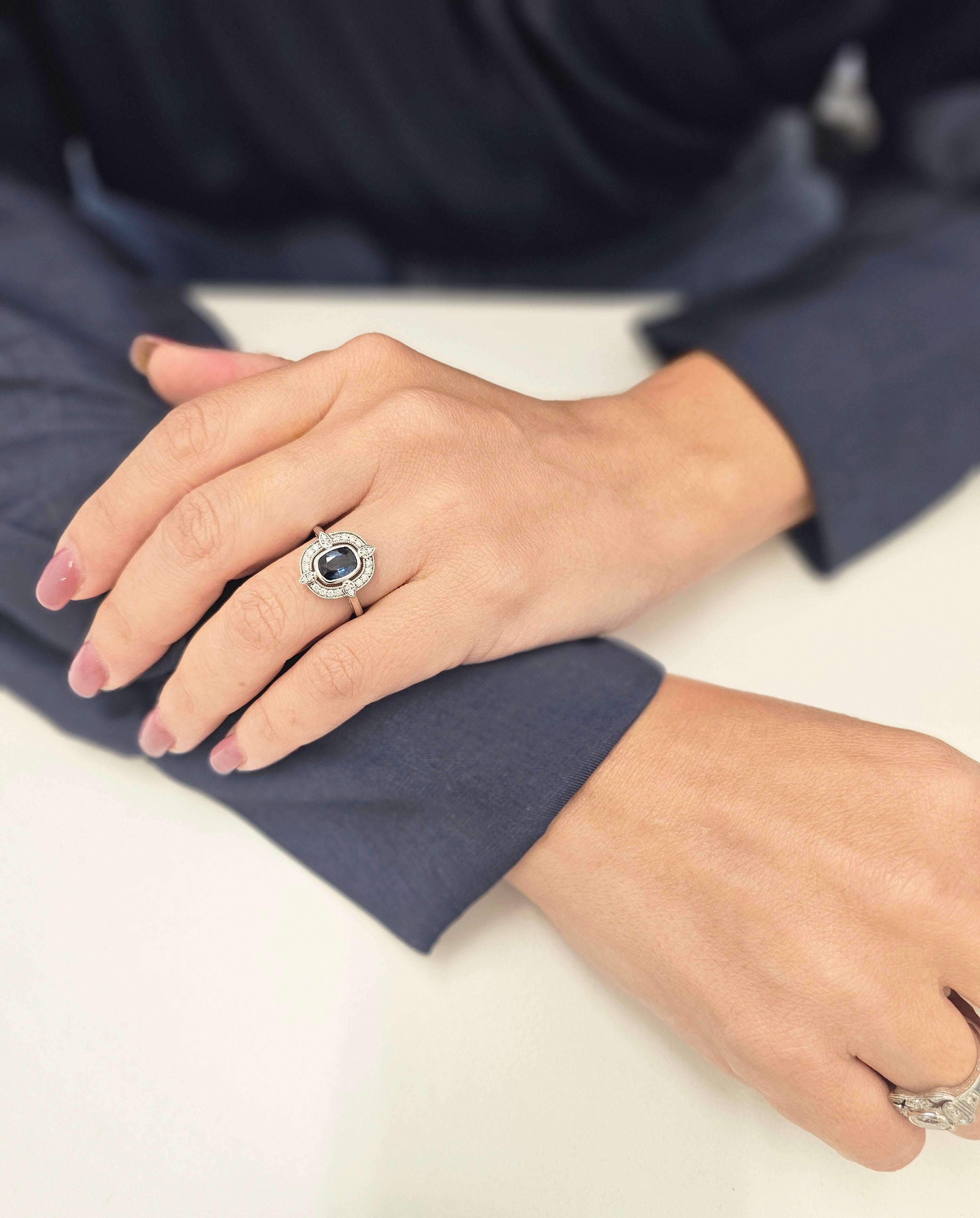 14CT White Gold Sapphire & Diamond Ring In New Condition For Sale In Sydney, NSW