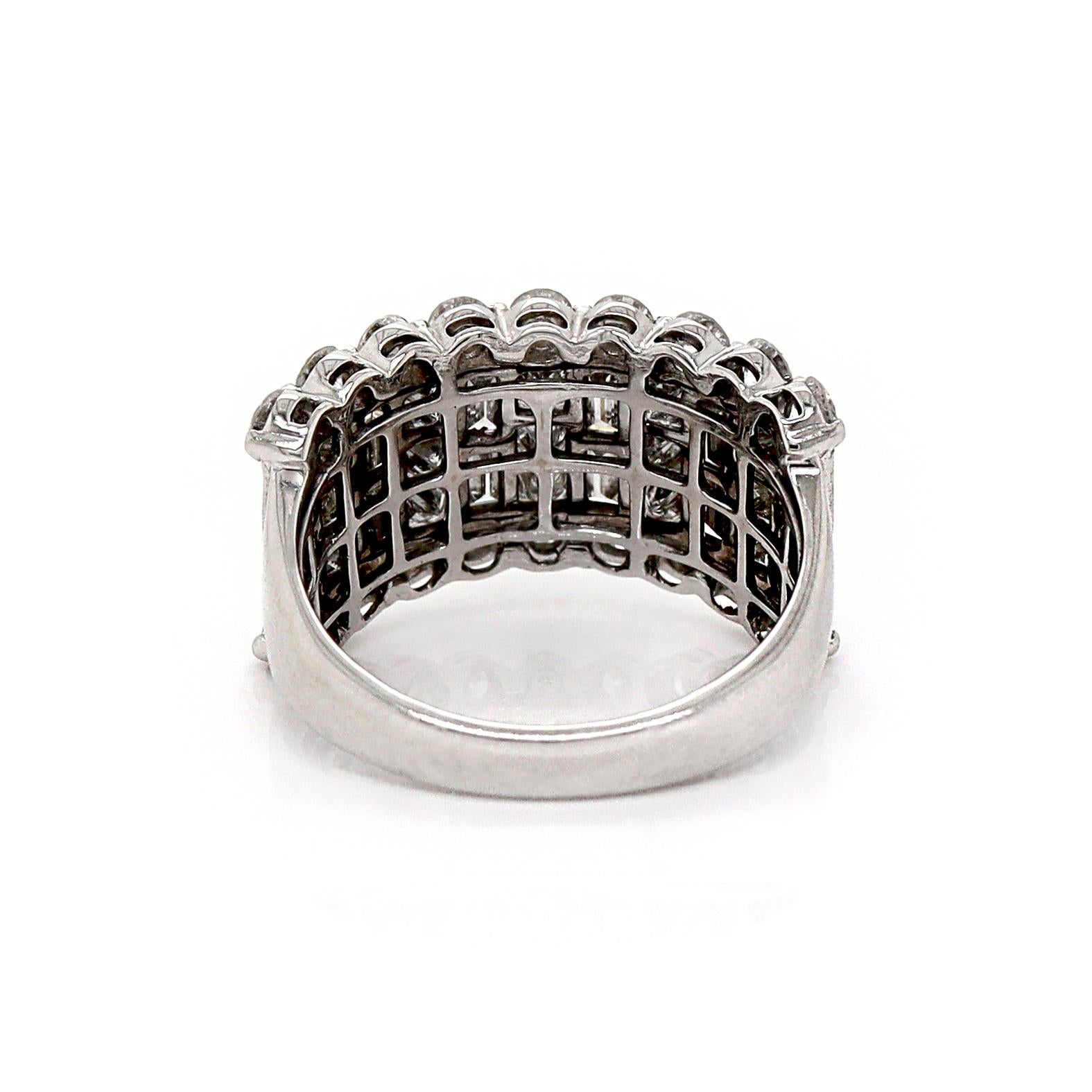 14ct White Gold Vintage Diamond Band Ring In Excellent Condition For Sale In Sydney, NSW