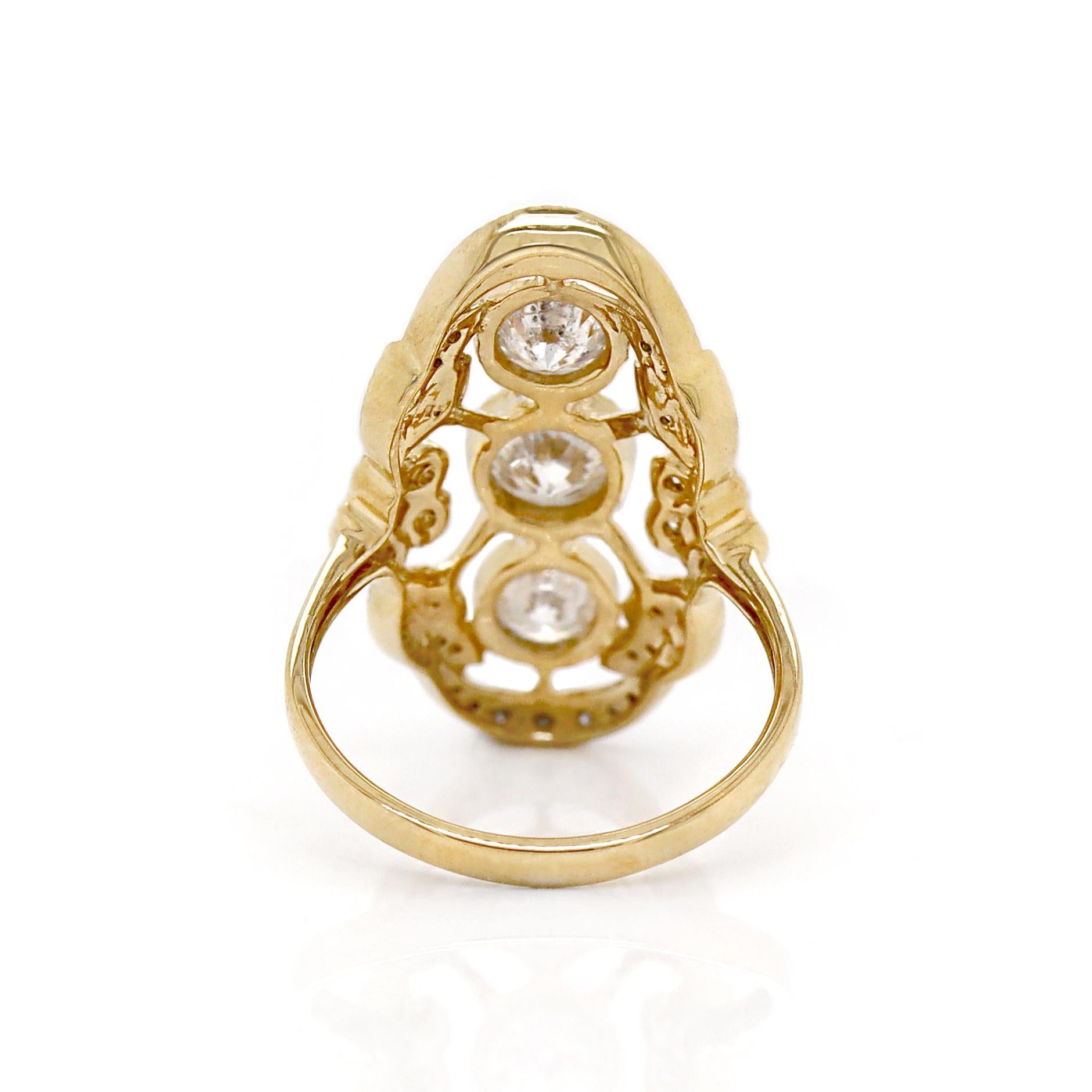 Édouardien Bague habillée en or jaune et blanc 14 carats en vente