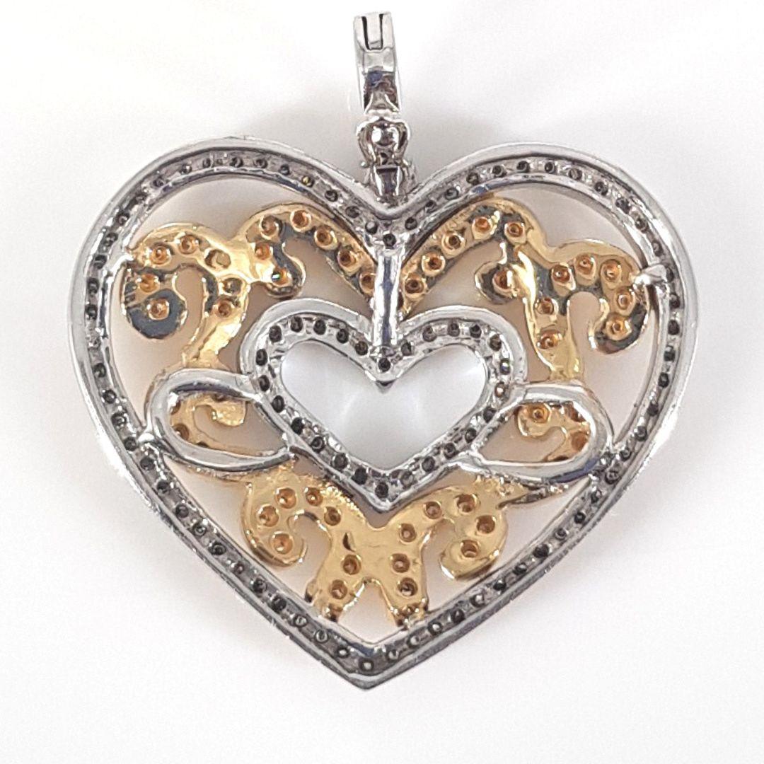 14 Carat Yellow and White Gold Milgrain Heart Pendant In Excellent Condition For Sale In Cape Town, ZA