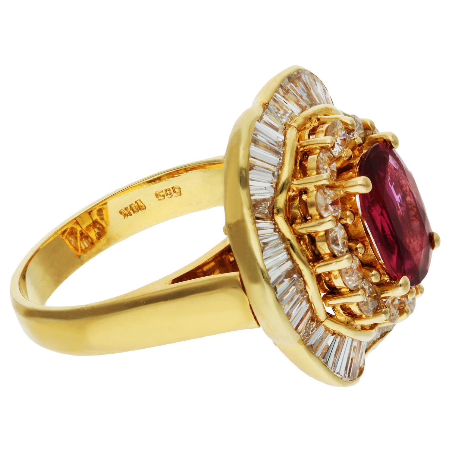 14ct Yellow Gold 0.95ct Ruby & 1.70ct Diamond Dress Ring In Good Condition For Sale In Birmingham, GB