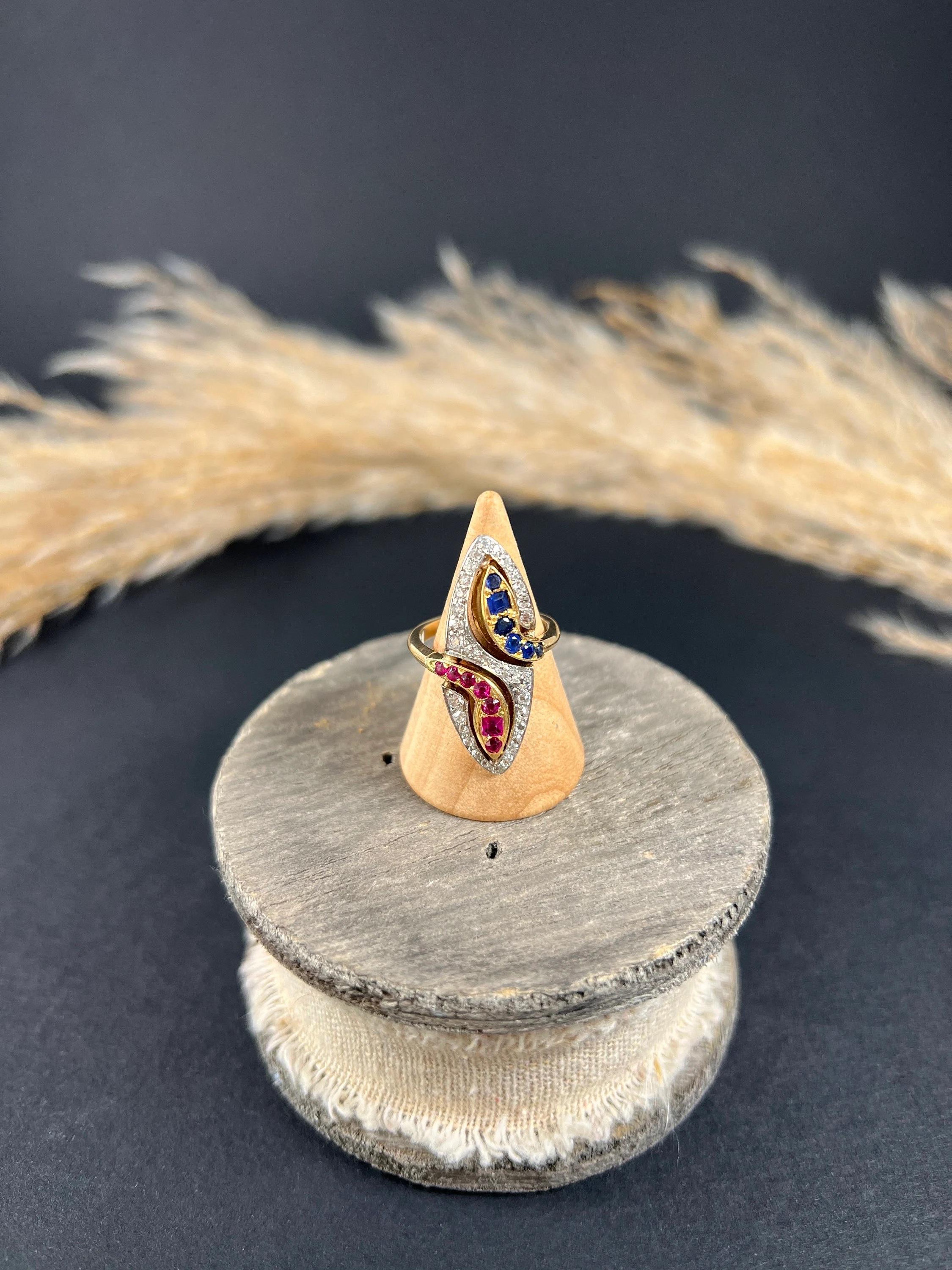 14ct Yellow Gold 1950s Double Headed Ruby Sapphire & Diamond Marquise Snake Ring In Good Condition For Sale In Brighton, GB