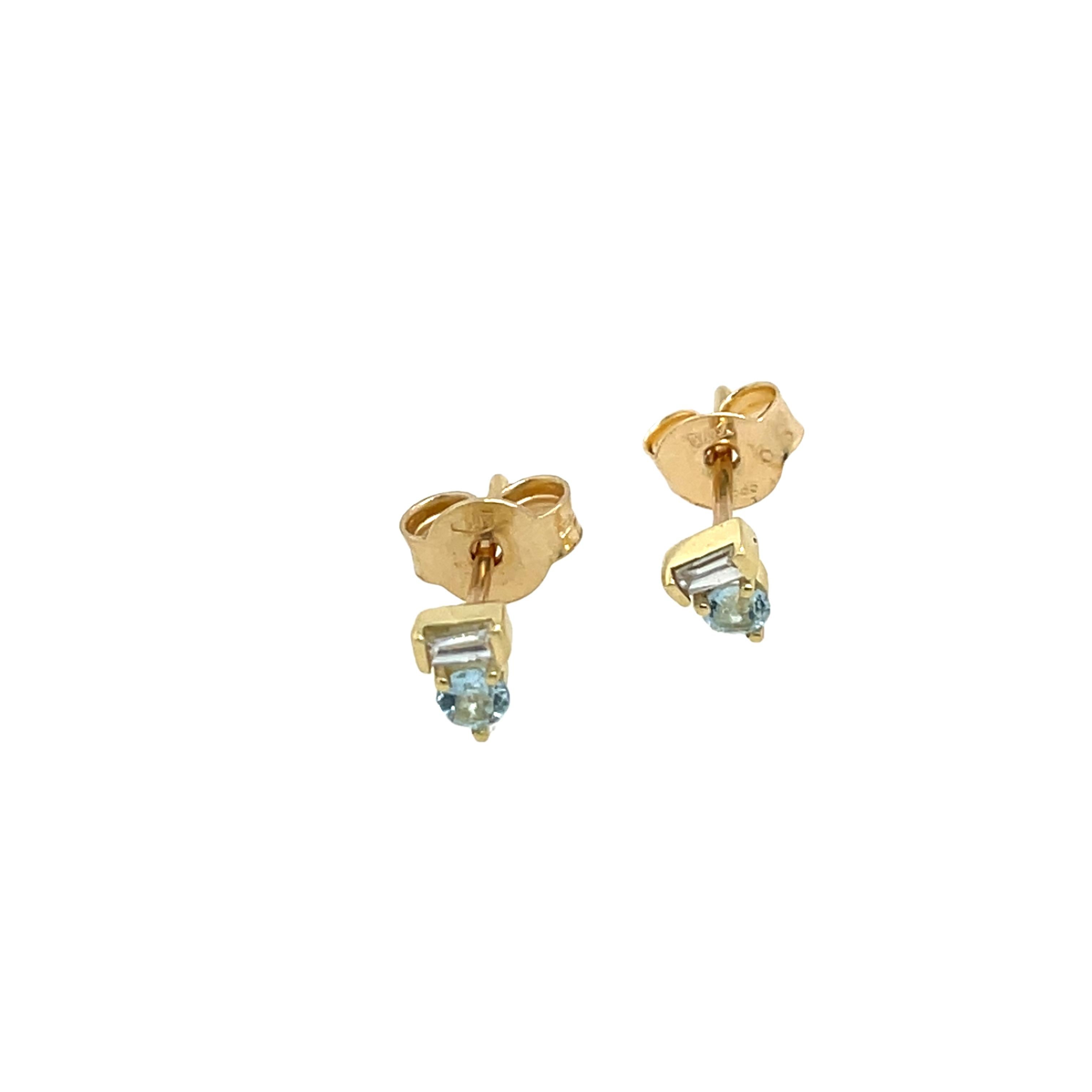 Un paio di orecchini senza tempo realizzati in oro giallo 14ct, con gemme di acquamarina e diamanti scintillanti. Perfetto per aggiungere eleganza a qualsiasi look.

Peso totale dei diamanti: 0,08ct
Colore del diamante: H.
Chiarezza del diamante: