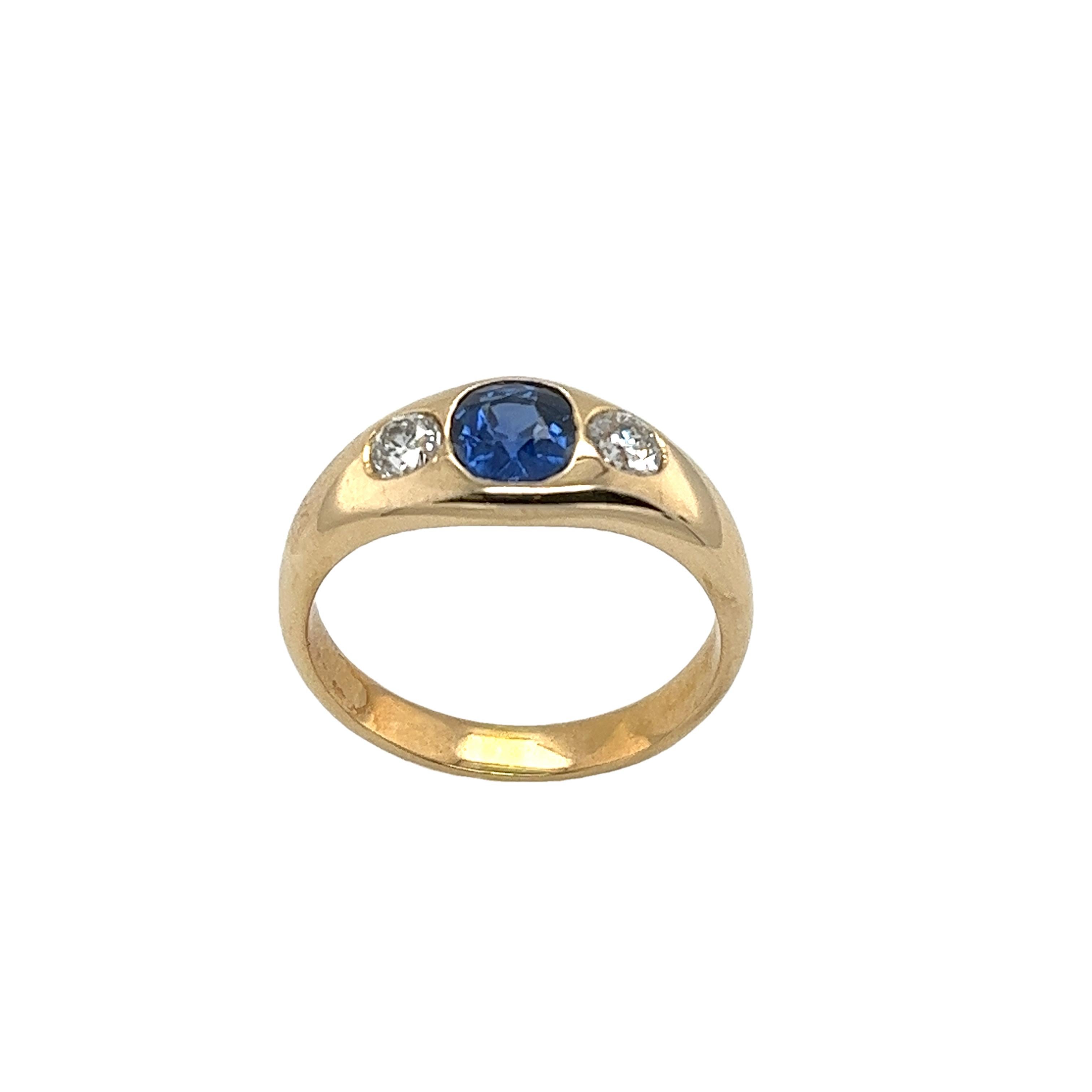 14ct Yellow Gold Diamond 3-Stone Ring Set With cushion shape sapphire&2 diamonds 1