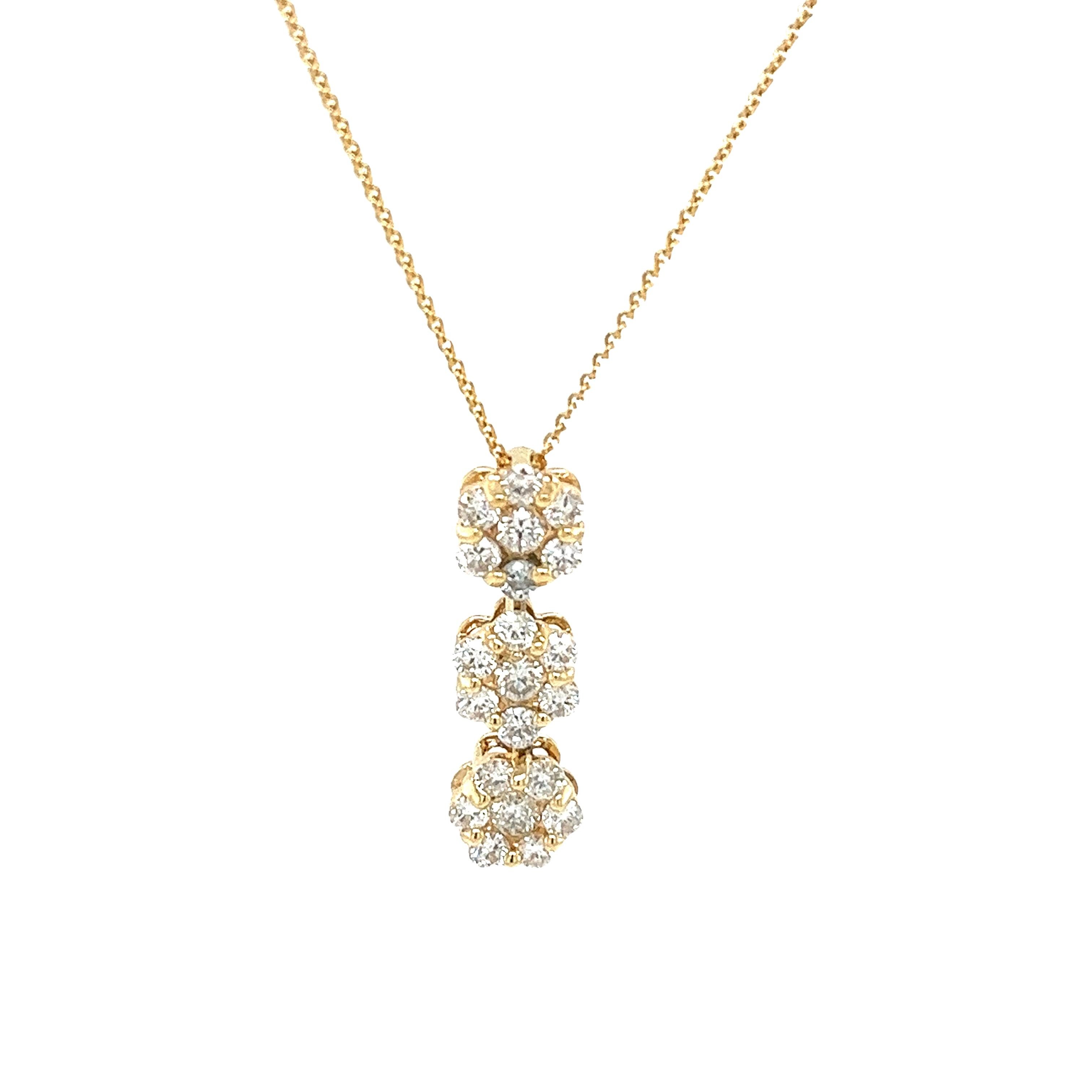 14ct Yellow Gold Diamond Cluster Pendant Set With 0.60ct of G/VS Diamonds In Excellent Condition For Sale In London, GB