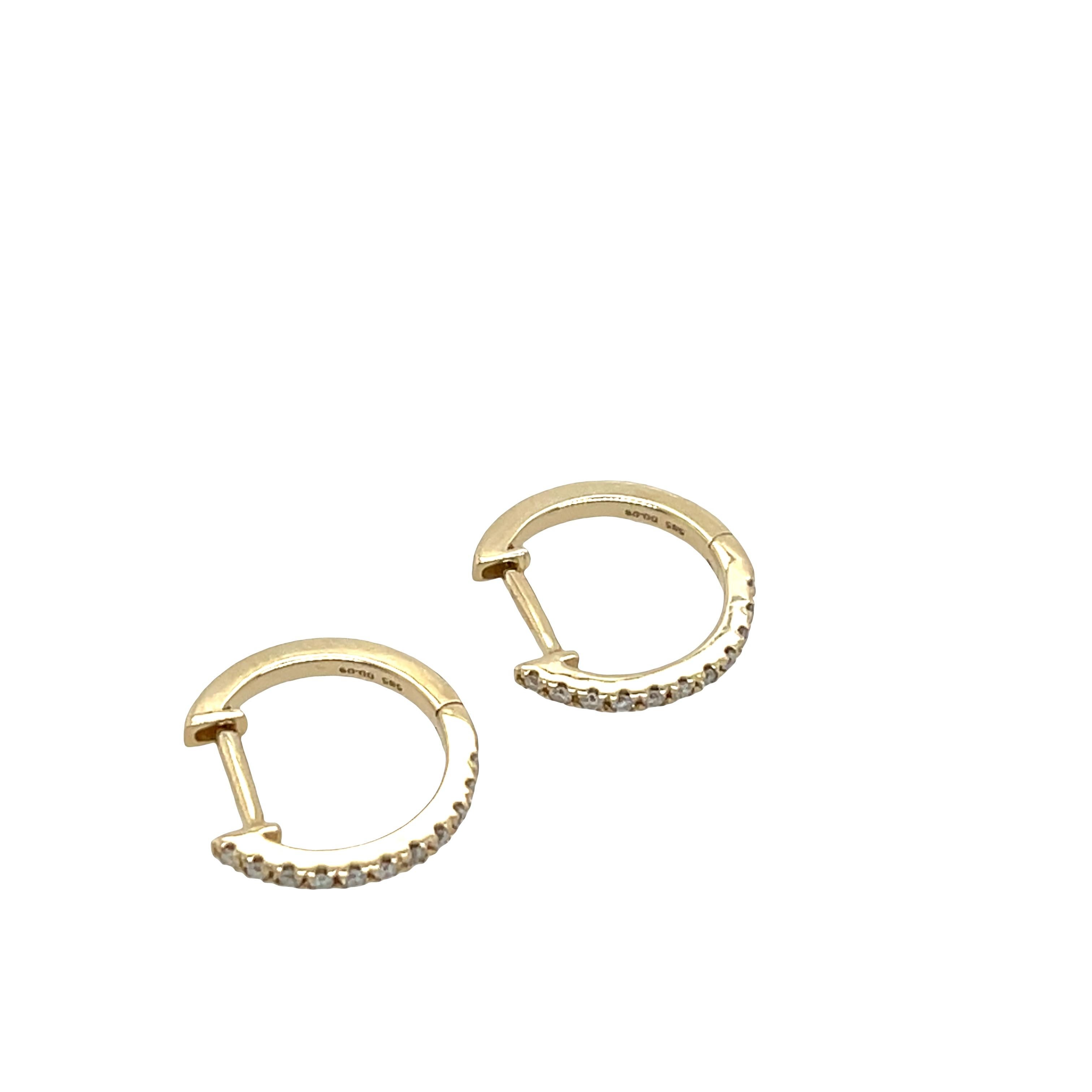 Taille ronde Boucles d'oreilles en or jaune 14ct, serties de 0.13ct de diamants ronds 15mm en vente