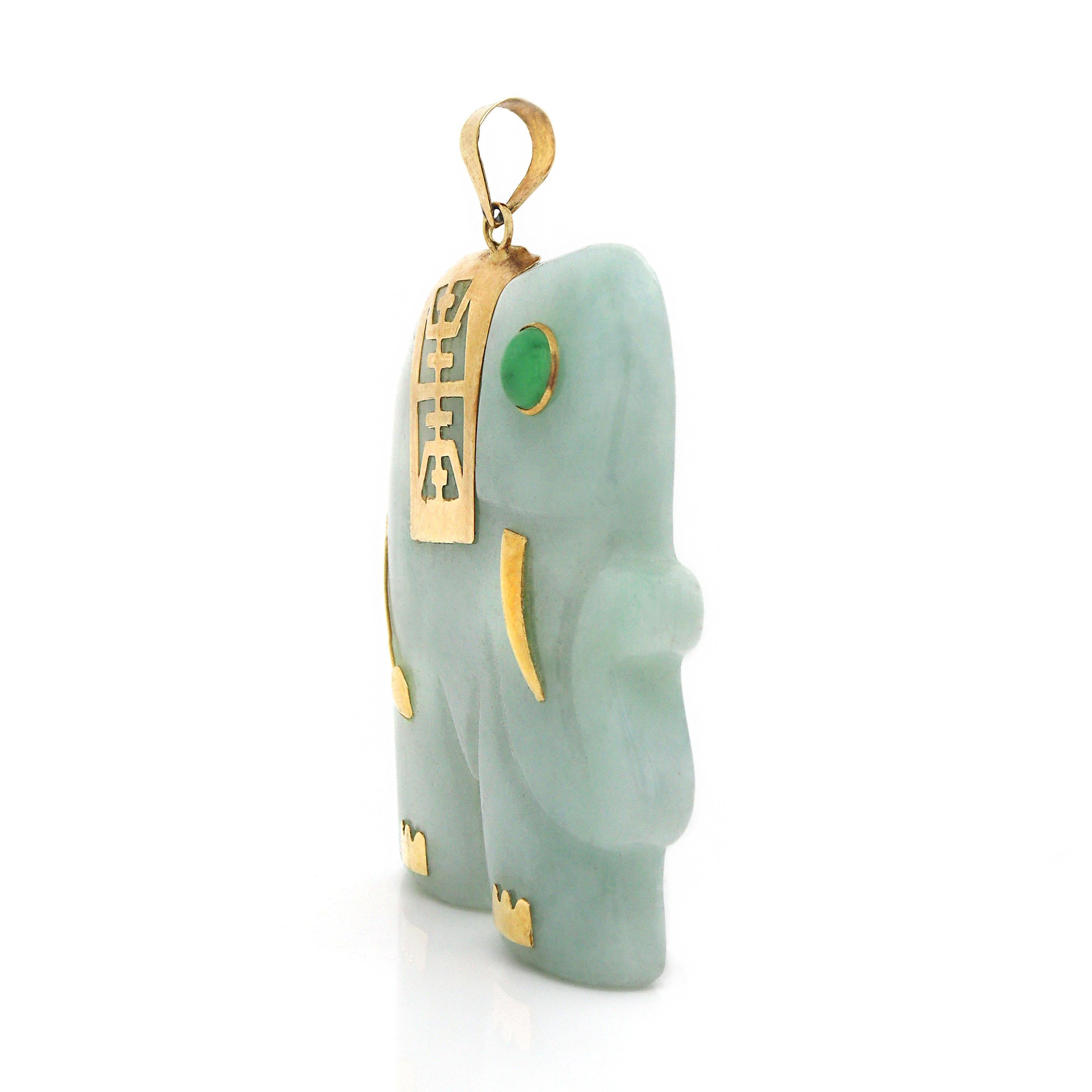 Pendentif en or jaune 14 carats représentant une figure d'éléphant en jadeite Excellent état - En vente à Sydney, NSW