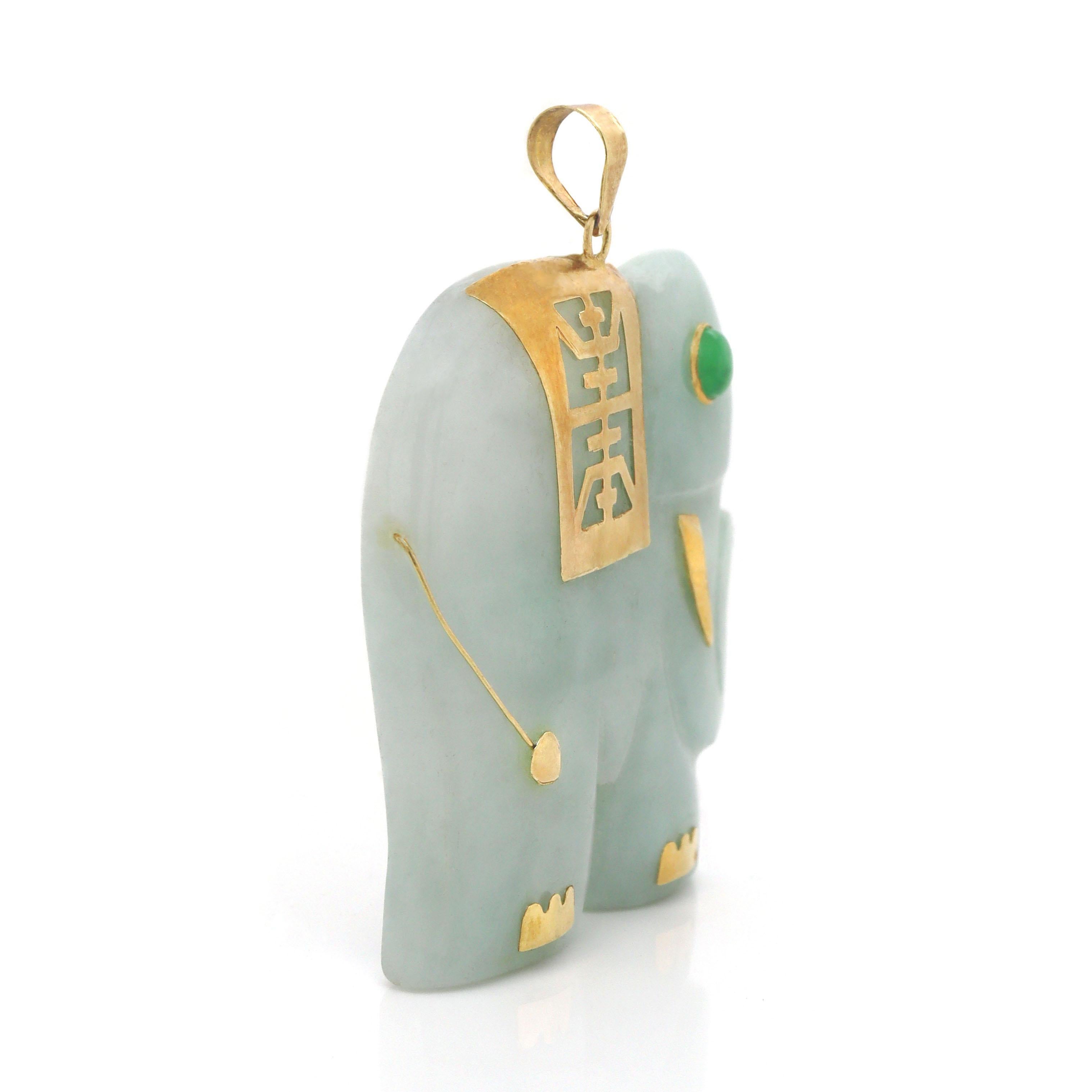 Pendentif en or jaune 14 carats représentant une figure d'éléphant en jadeite Unisexe en vente