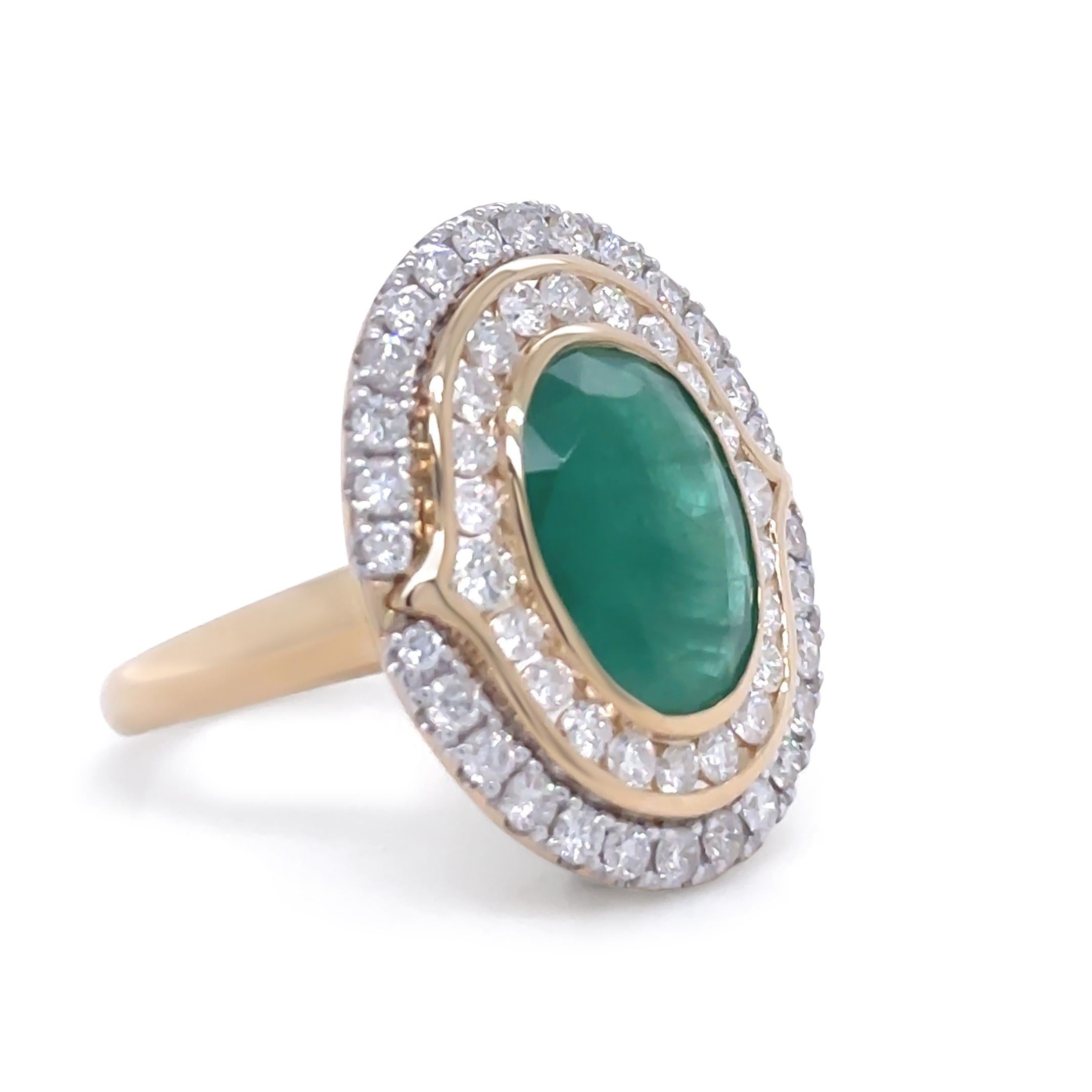 14ct Yellow Gold Emerald and Diamond Cocktail Ring 5.23ct In Excellent Condition For Sale In SYDNEY, NSW