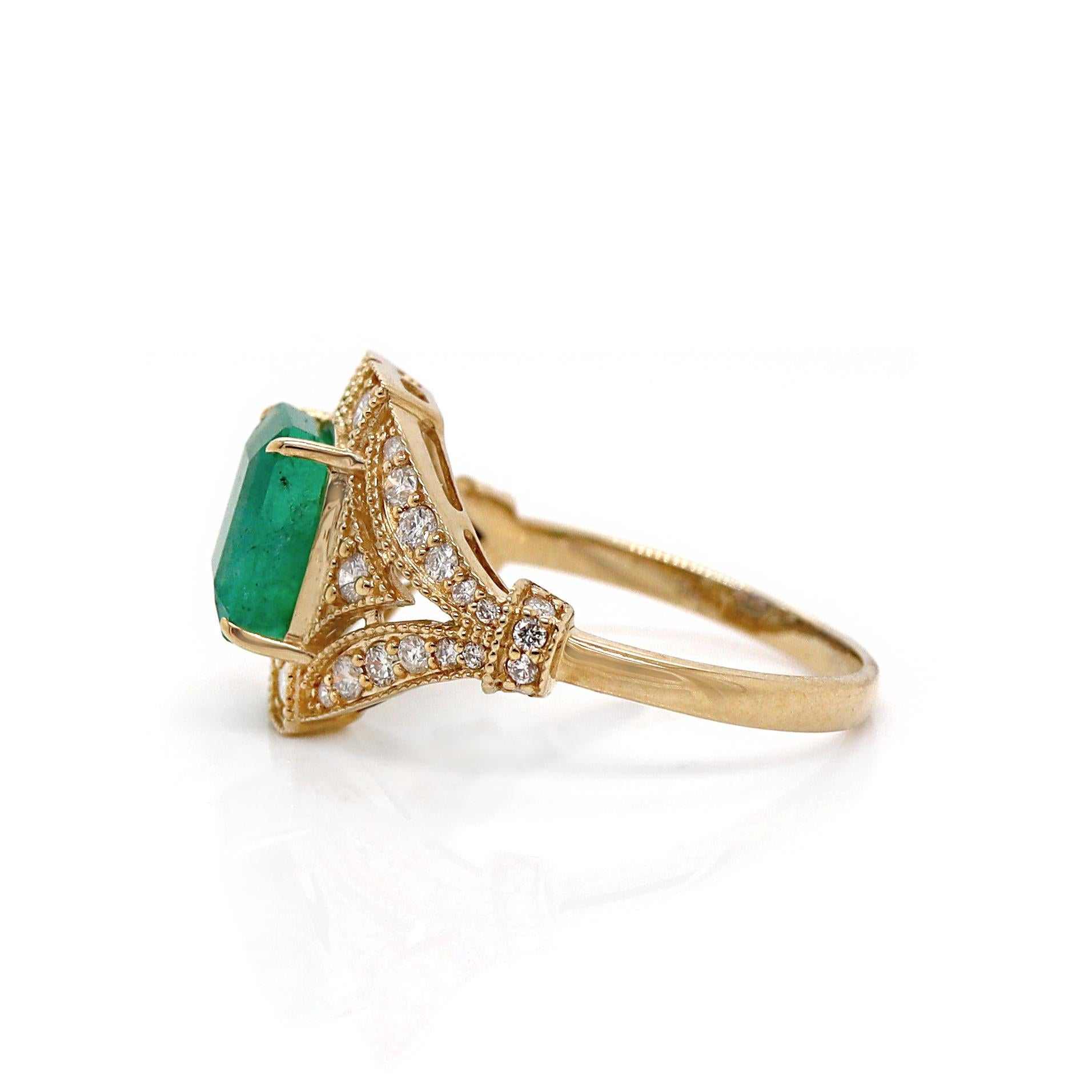 14CT Gelbgold Kleidring mit Smaragd und Diamant (Smaragdschliff) im Angebot