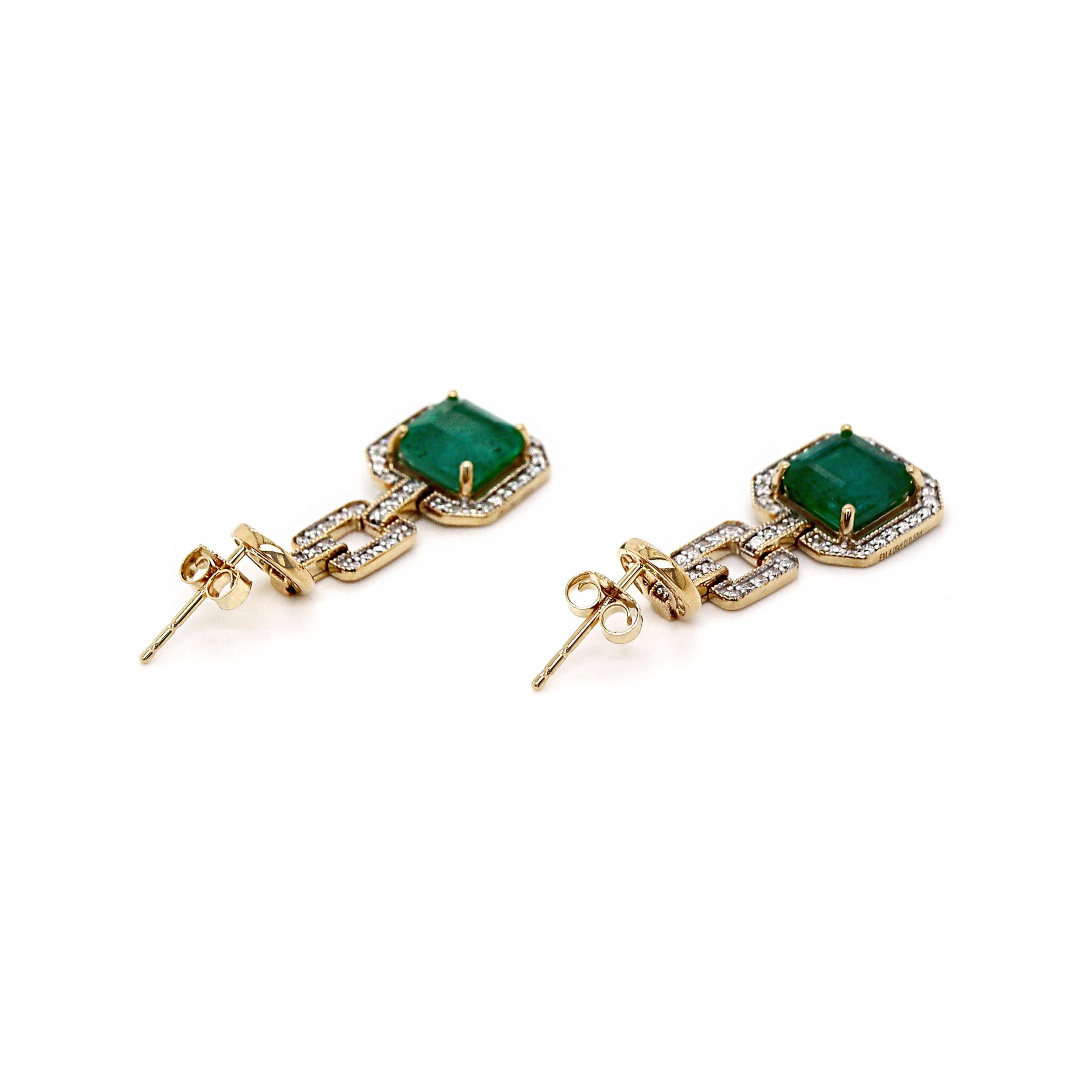 Taille émeraude Boucles d'oreilles pendantes en or jaune 14CT avec émeraudes et diamants en vente