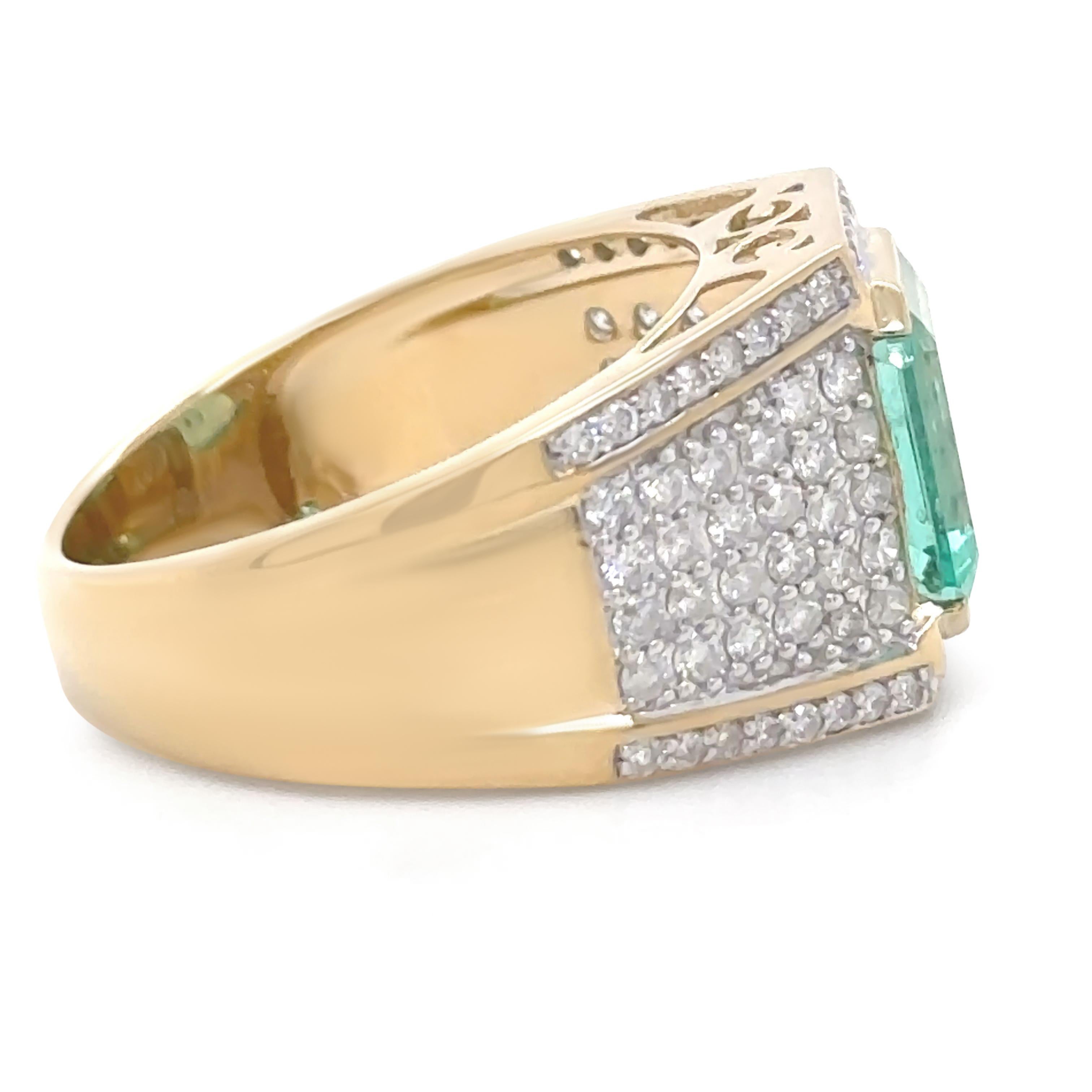 Mixed Cut 14ct Yellow Gold Emerald and Diamond Gent’s Statement Ring 3.36ct For Sale