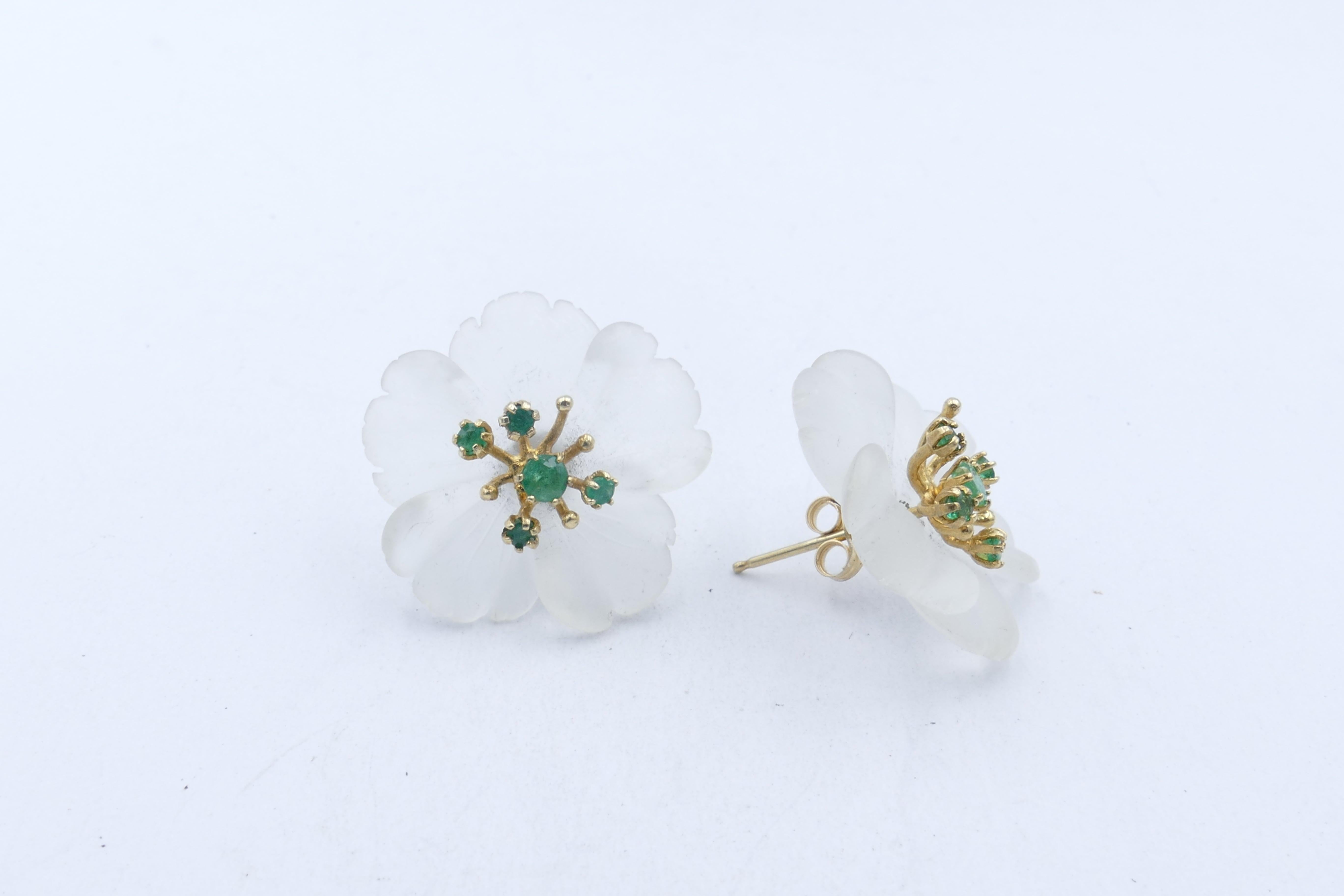 Modern 14ct yellow Gold Emerald & Frosted White Quartz Detachable Flower Stud Earrings For Sale