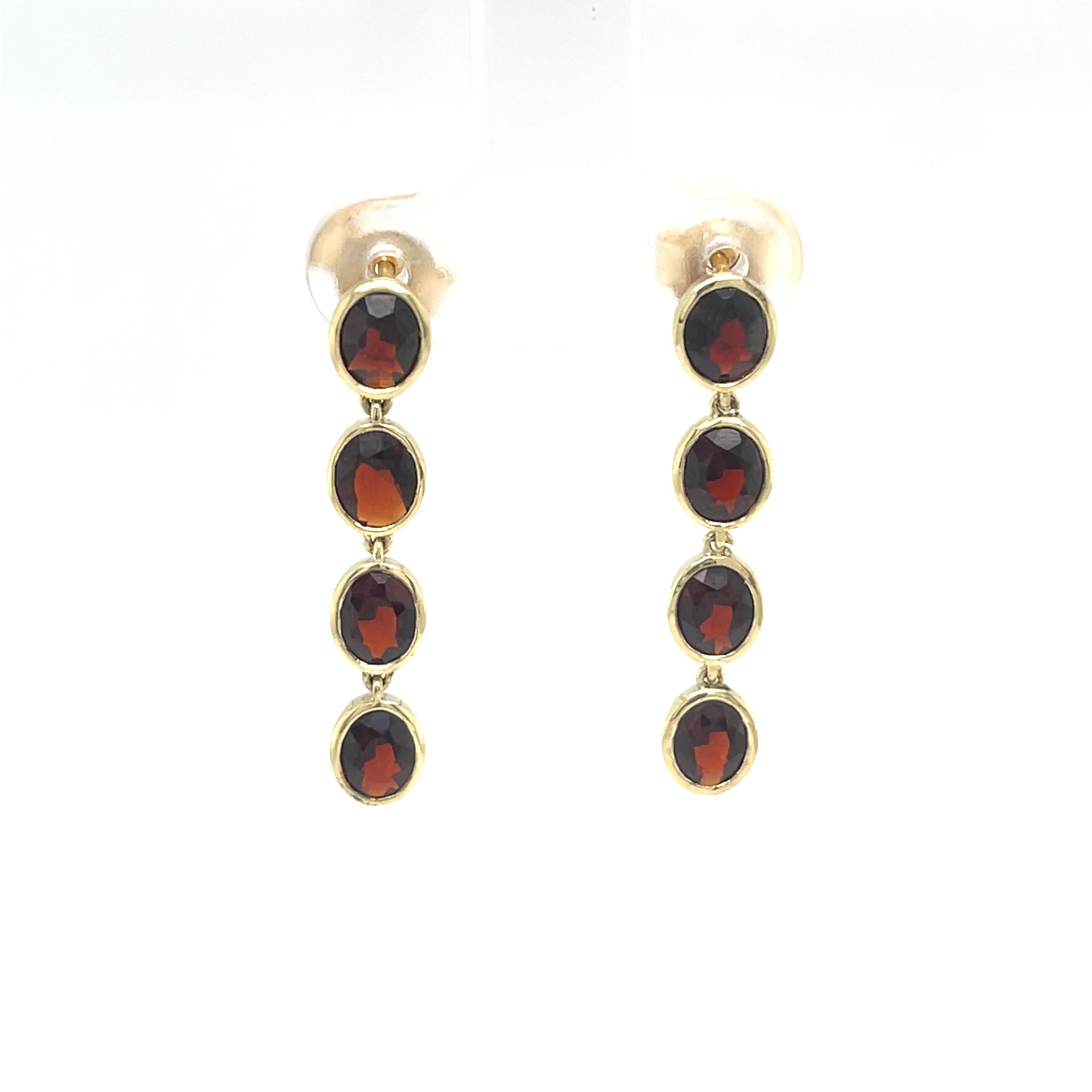 14ct Yellow Gold Garnet Drop Earrings For Sale 2