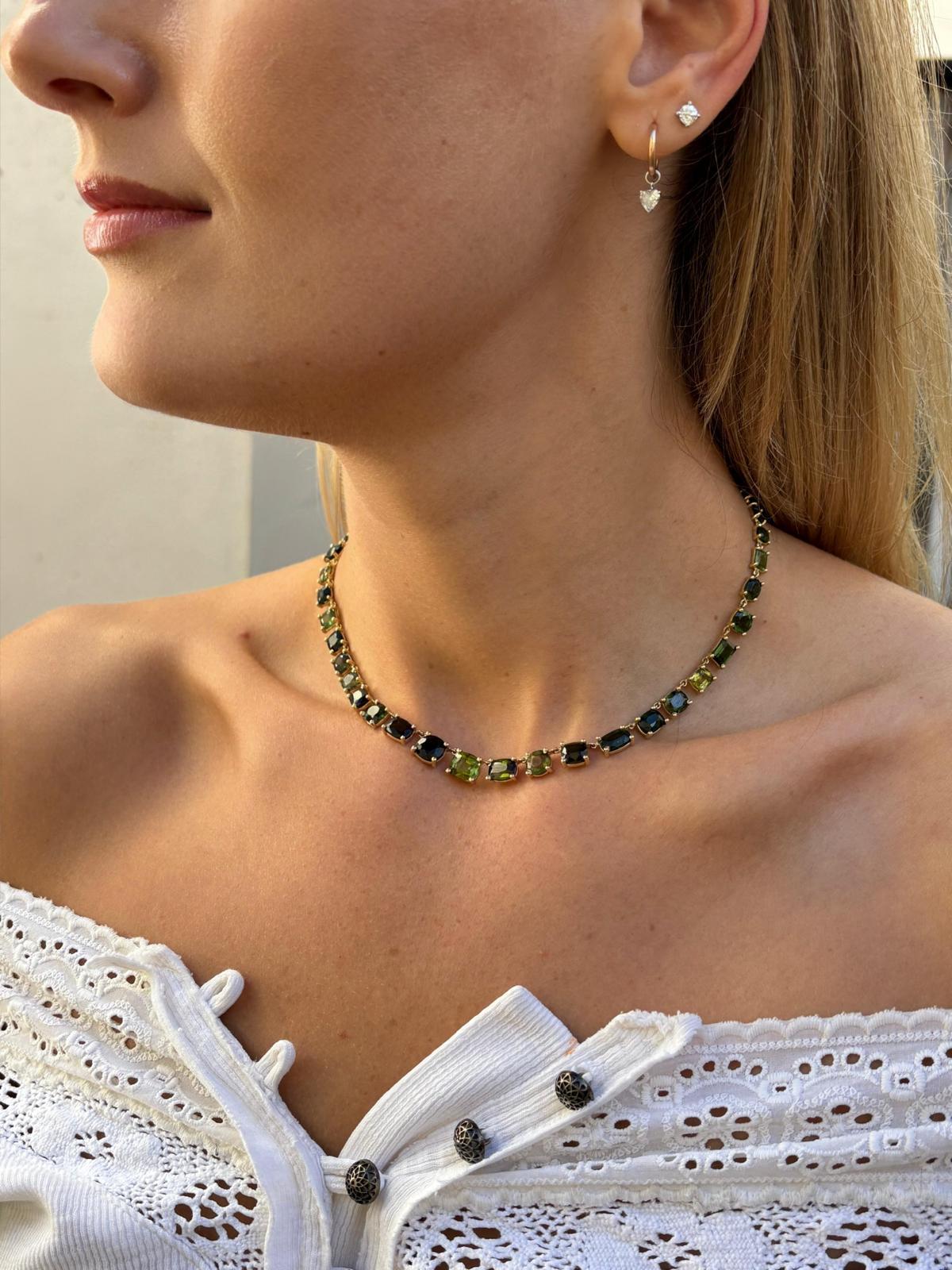 Collar de turmalina multipiedra de oro amarillo de 14 ct, 31,50 ct Corte oval en venta