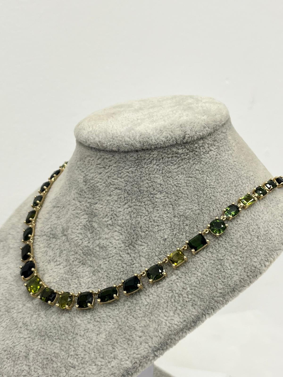 Collar de turmalina multipiedra de oro amarillo de 14 ct, 31,50 ct en venta 1