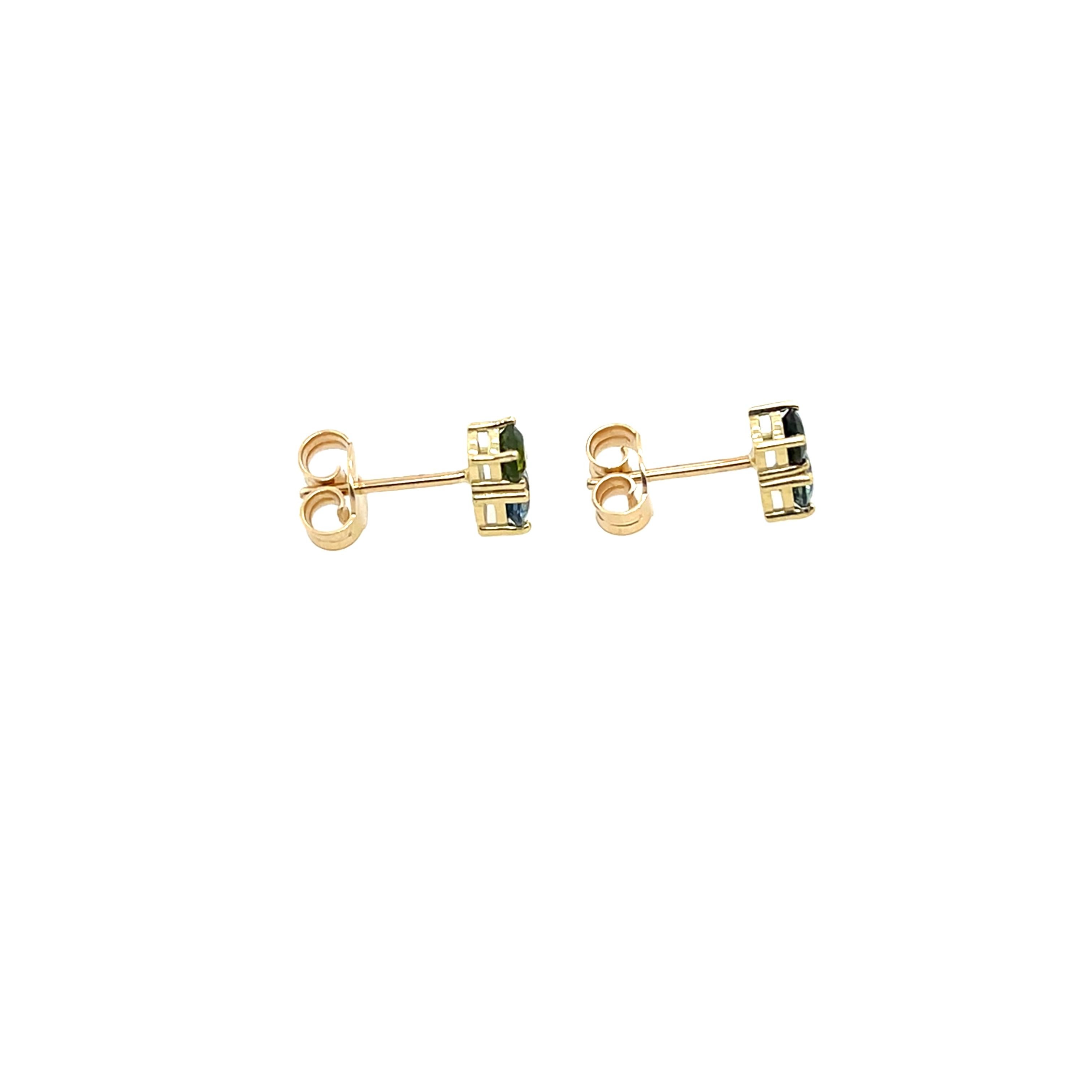 Round Cut 14ct Yellow Gold Sapphire Stud Earrings For Sale