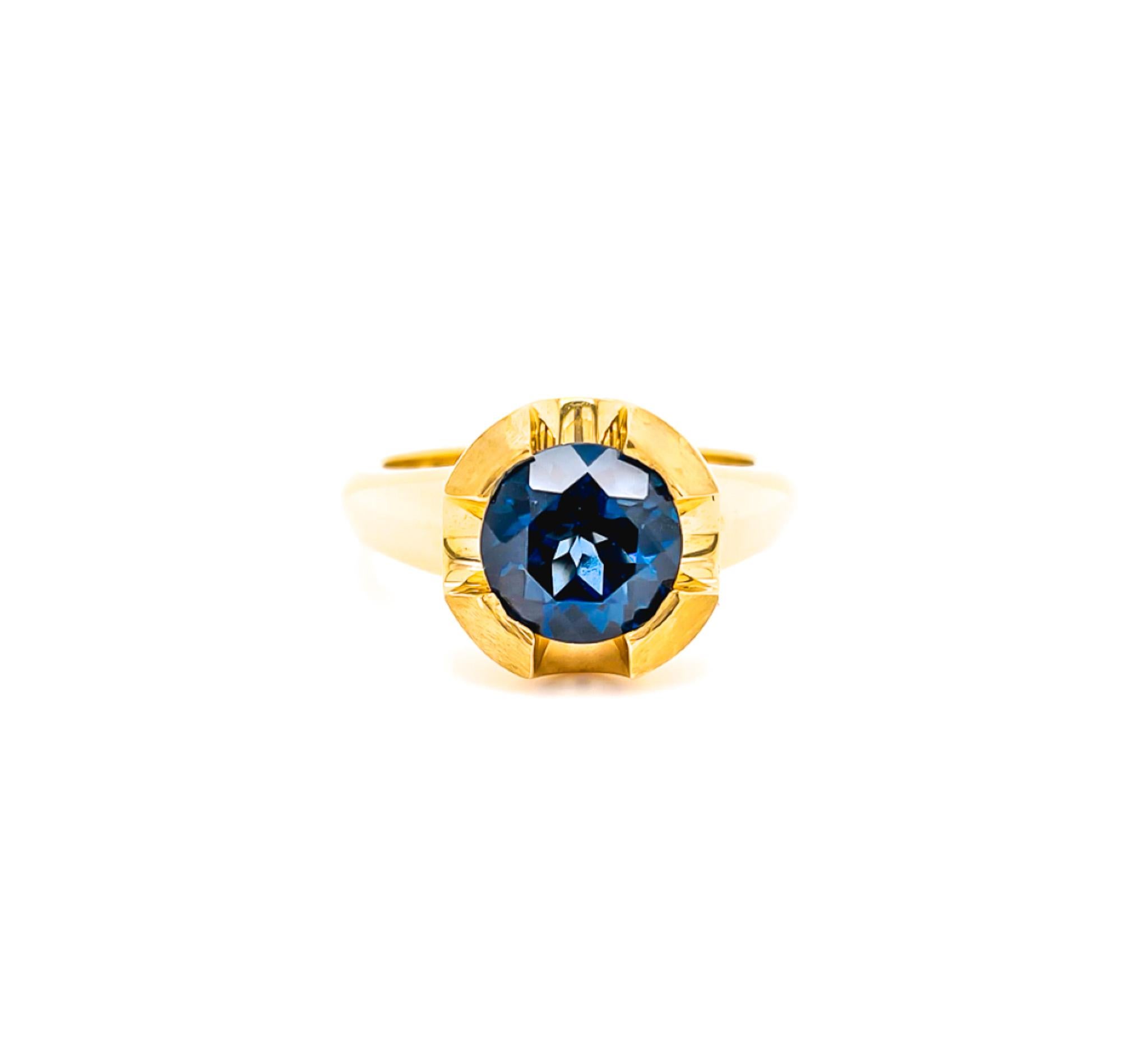For Sale:  14ct Yellow Gold & Topaz Ring 