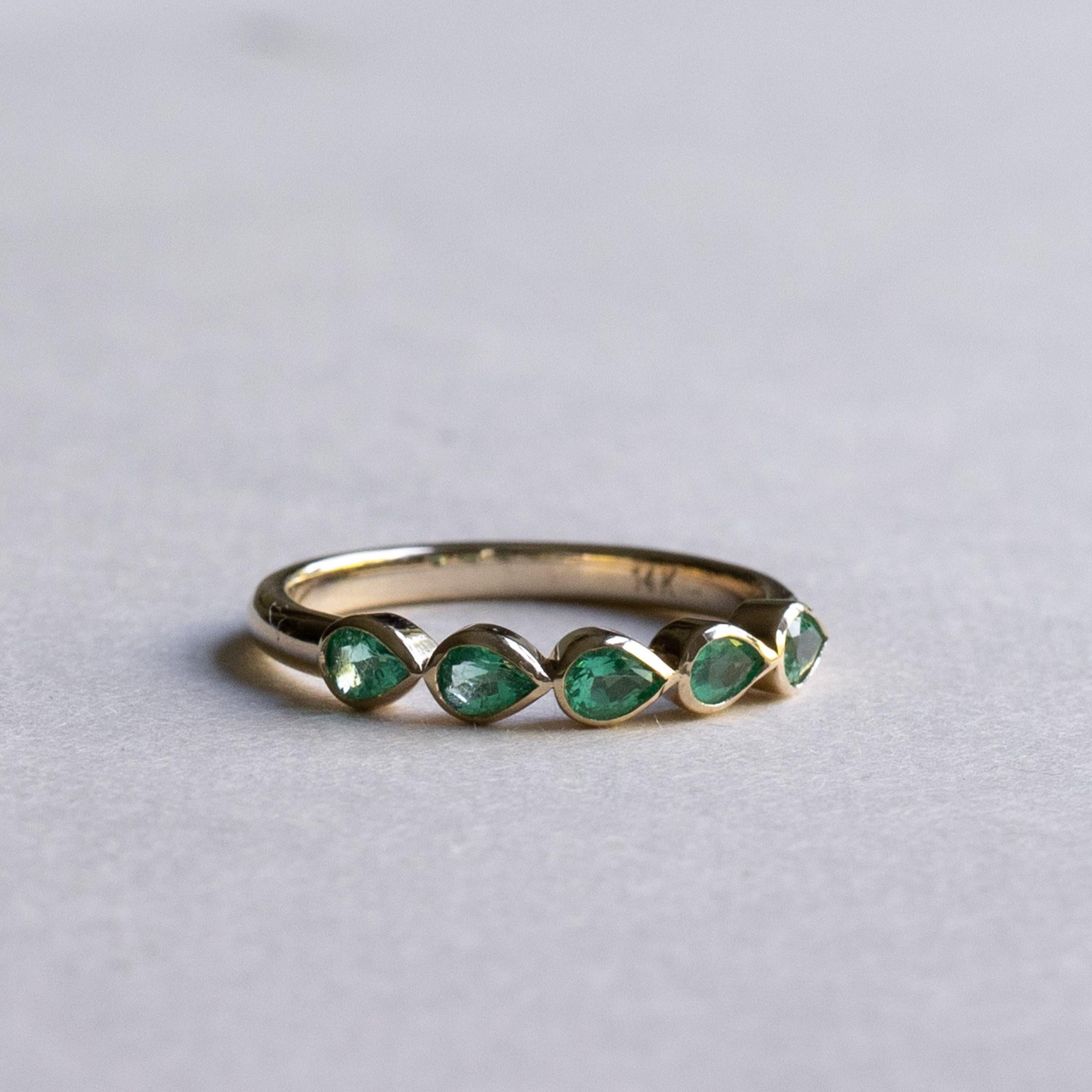 Women's 14K 0.5 CTW Emerald Ring, Oval Emerald Ring For Sale