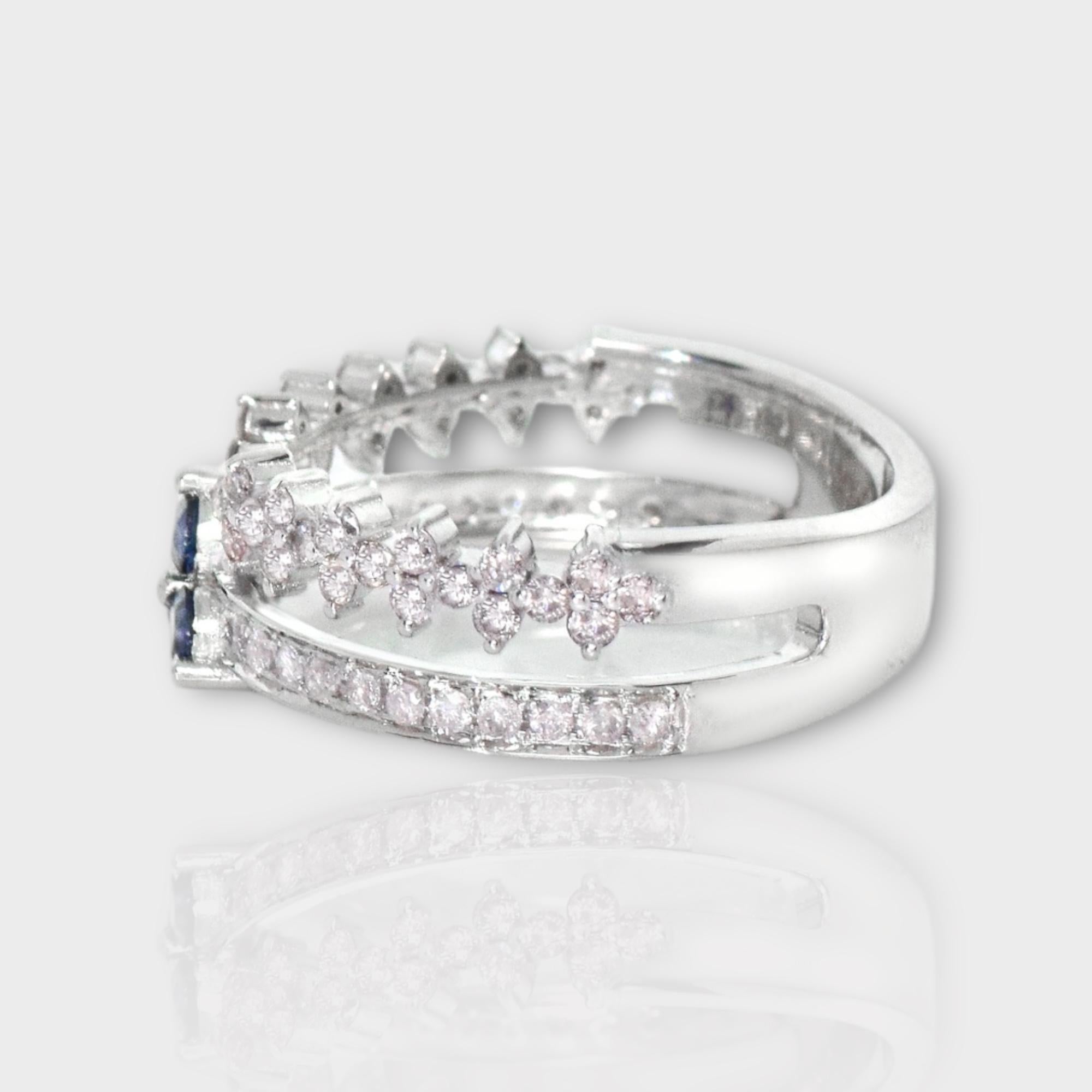 Round Cut 14K 0.55 ct Natural Pink Diamonds&Blue Sapphires Vintage Engagement Ring For Sale