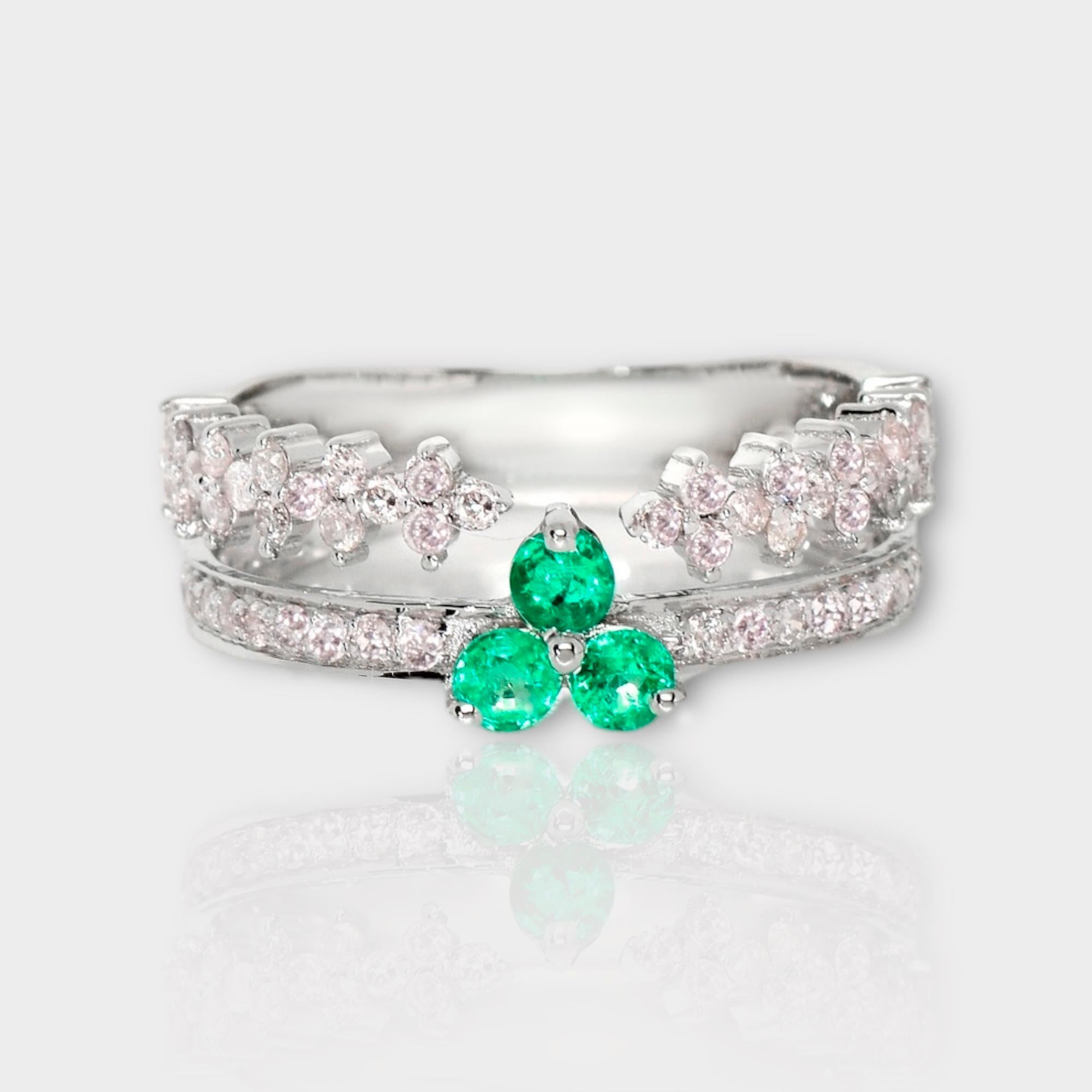 Contemporary IGI 14K 0.55 ct Natural Pink Diamonds&Emerald Vintage Engagement Ring For Sale