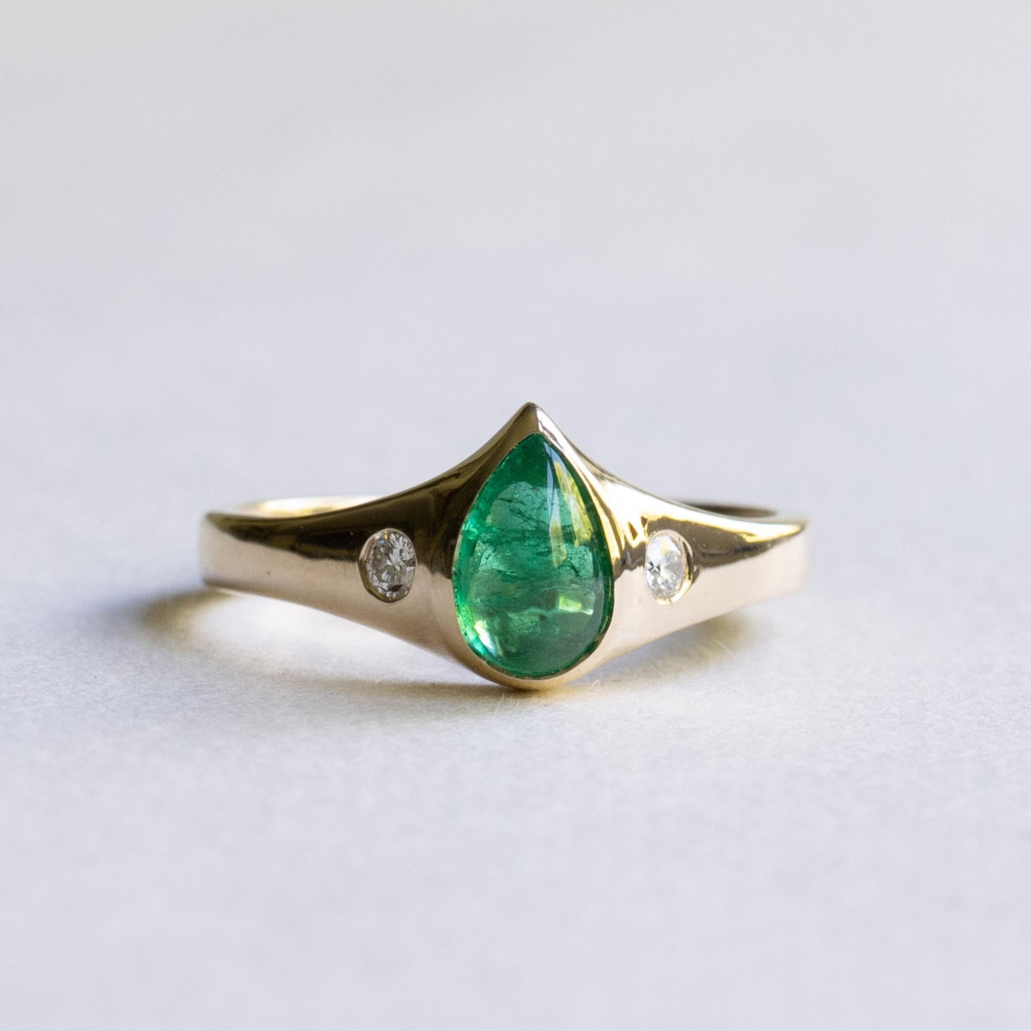 Art Deco 14K 0.85 CT Emerald Pear Ring