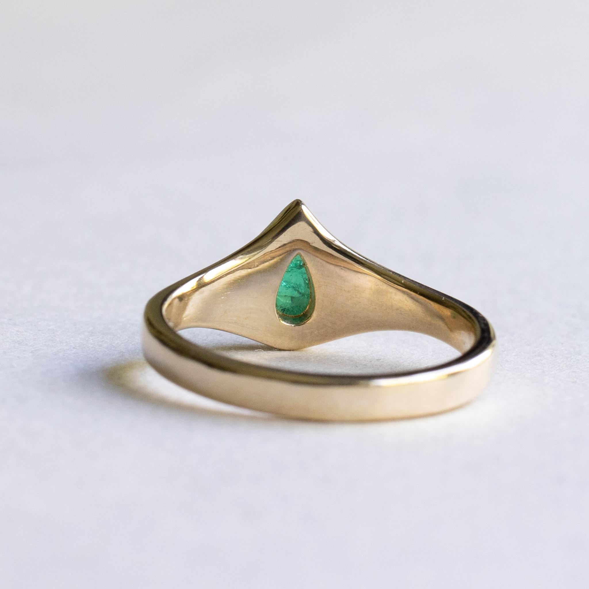 Pear Cut 14K 0.85 CT Emerald Pear Ring