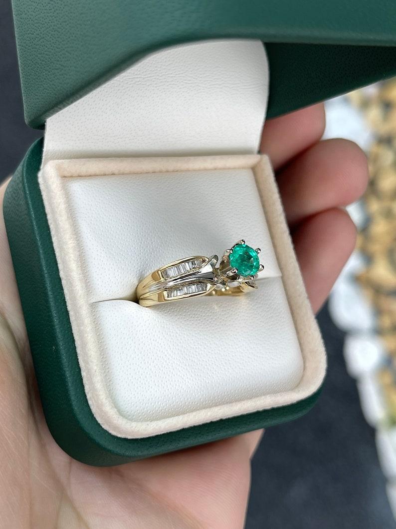 Bague de fiançailles en or bicolore 14 carats avec émeraude de Colombie 0,85 carat et diamants Neuf - En vente à Jupiter, FL