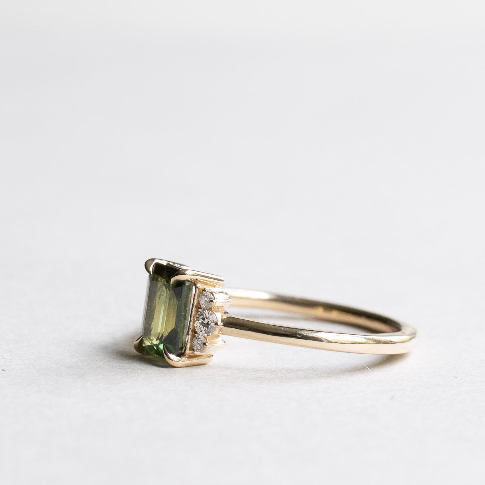 14k 1 Karat Ring-Set mit grünem Saphir (Art déco)