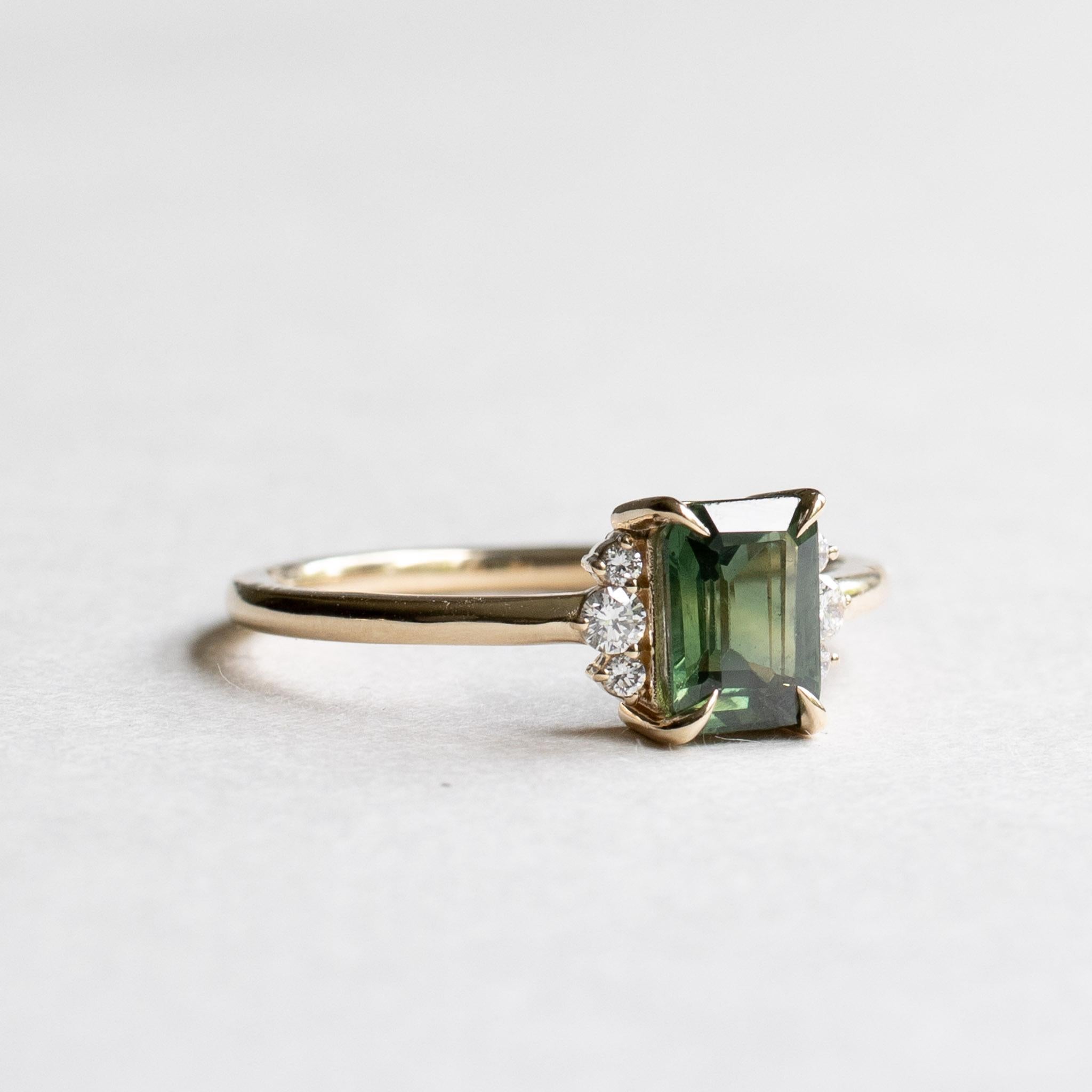14k 1 Carat Green Sapphire Ring Set For Sale 2
