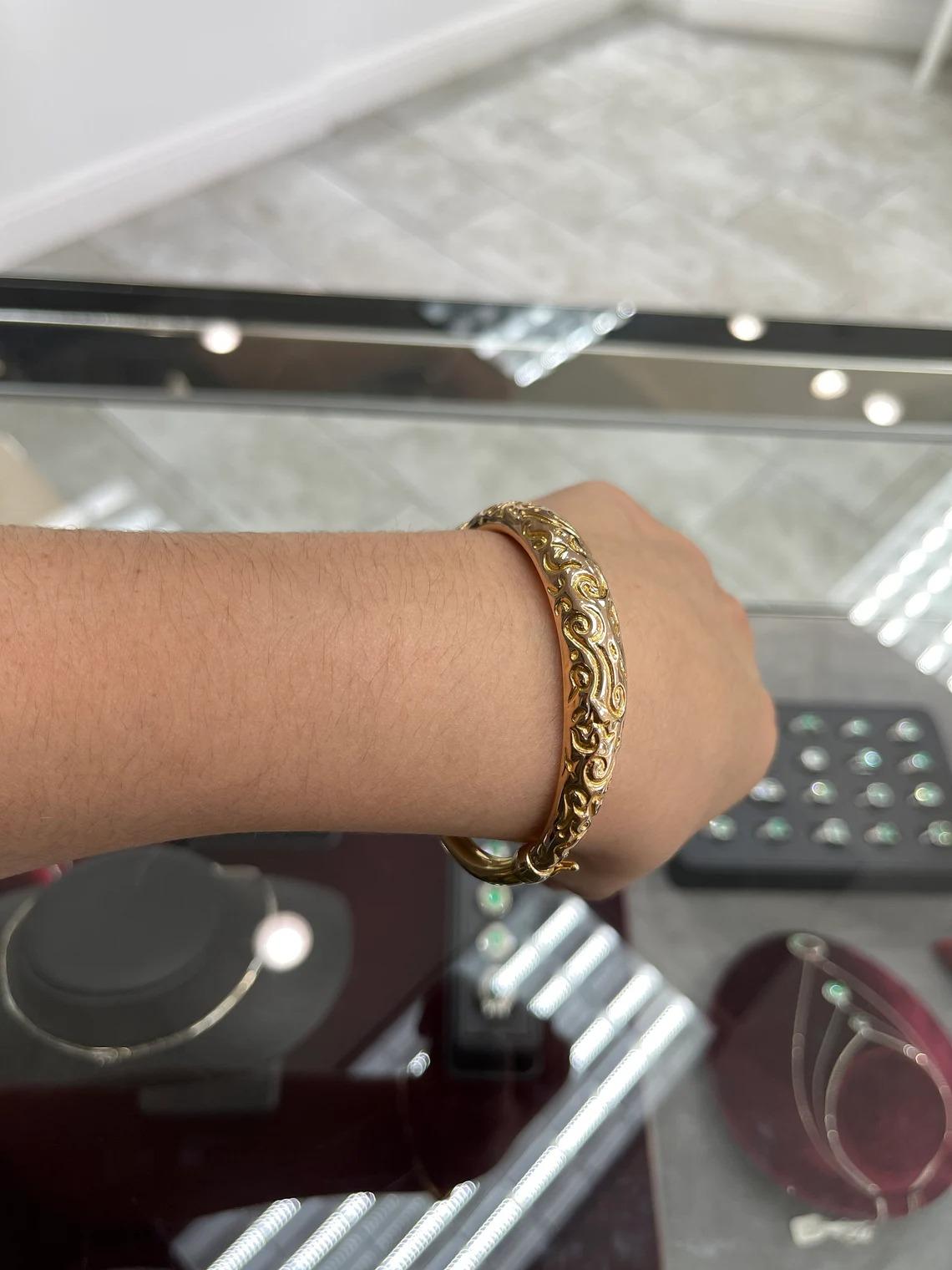 Pulsera de Oro Amarillo 14K Cúpula Florentina Classic Comfort Fit Bangle en Nuevo estado para la venta en Jupiter, FL