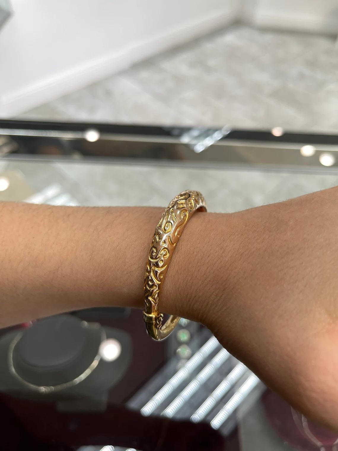 Pulsera de Oro Amarillo 14K Cúpula Florentina Classic Comfort Fit Bangle en venta 1
