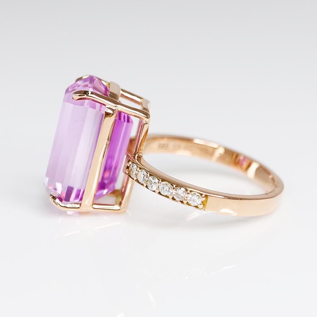 Emerald Cut IGI 14k 11.15 Carat Top Kunzite&Diamond Antique Art Deco Engagement Ring For Sale