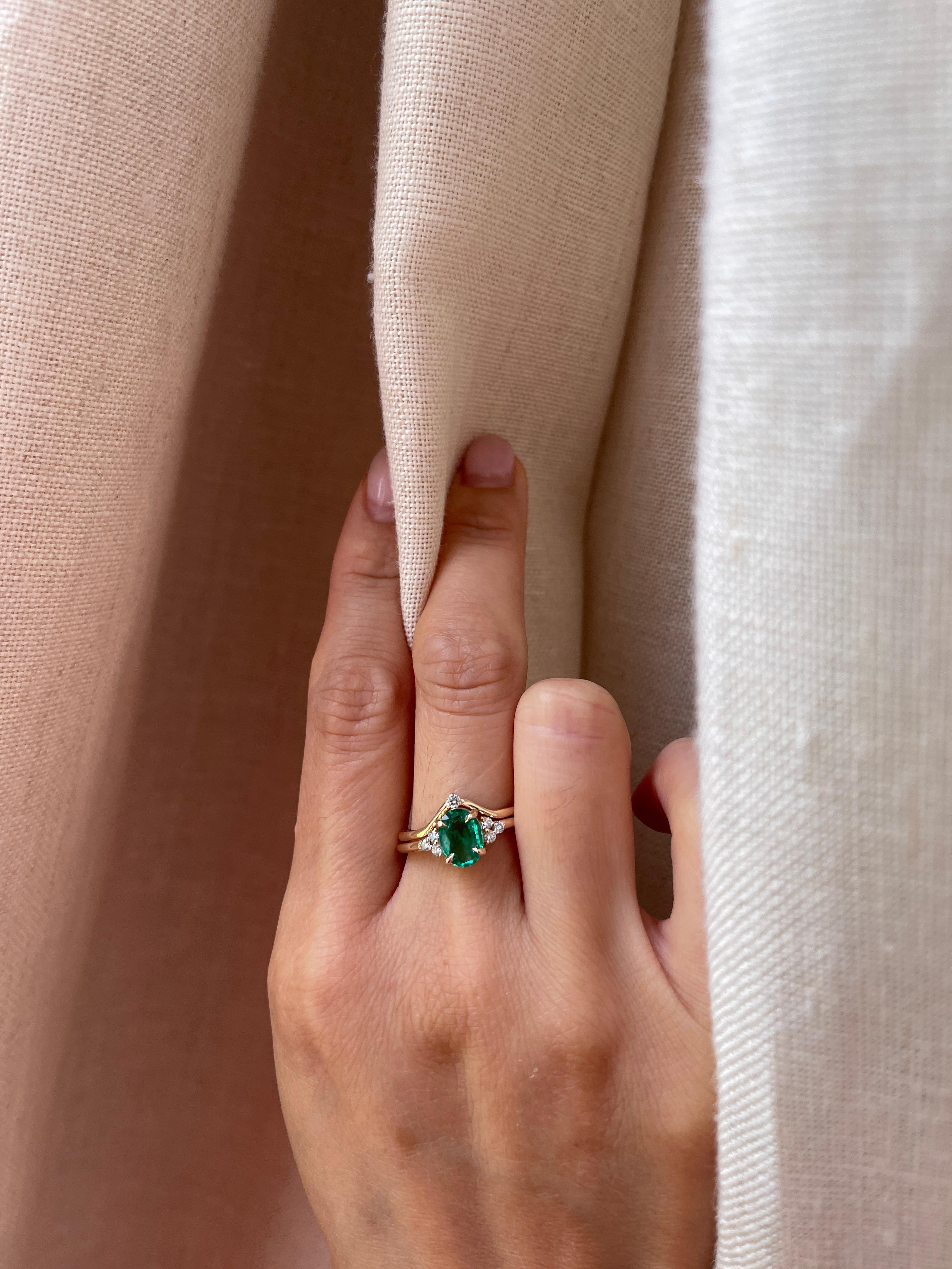 14K 1.13 Carat Emerald Diamond Ring Set In New Condition For Sale In Wallingford, CT