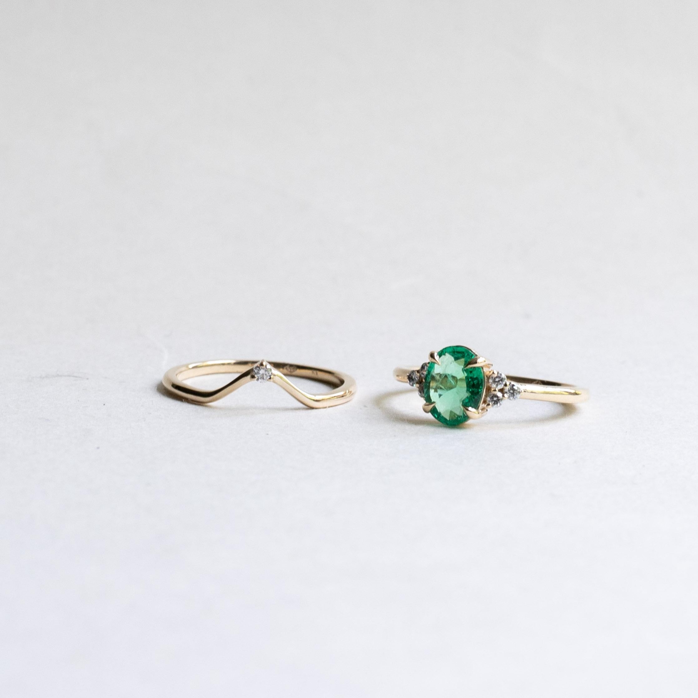 Women's 14K 1.13 Carat Emerald Diamond Ring Set For Sale