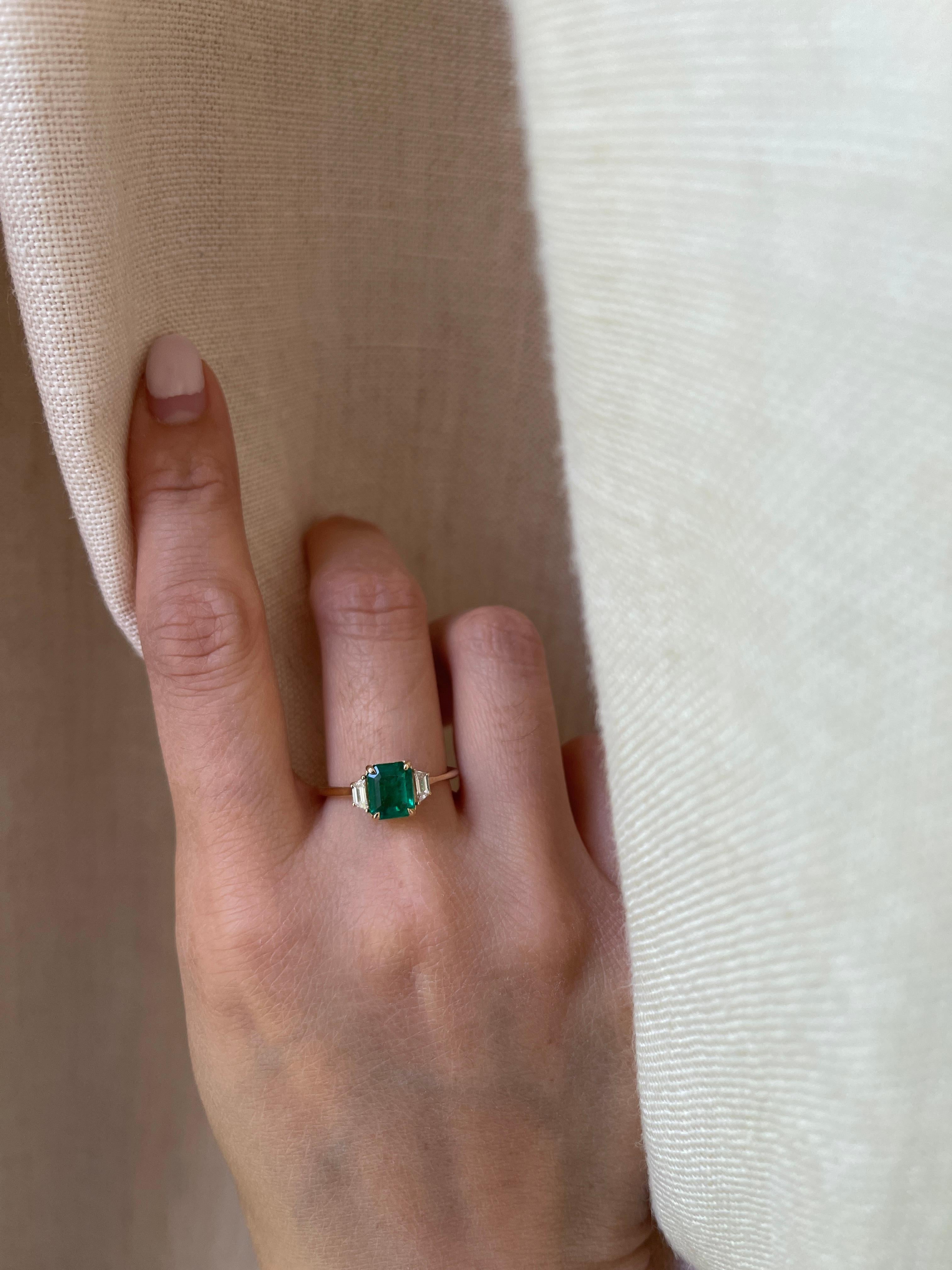 14K 1.17 CT Emerald Diamond Three Stone Ring For Sale 3
