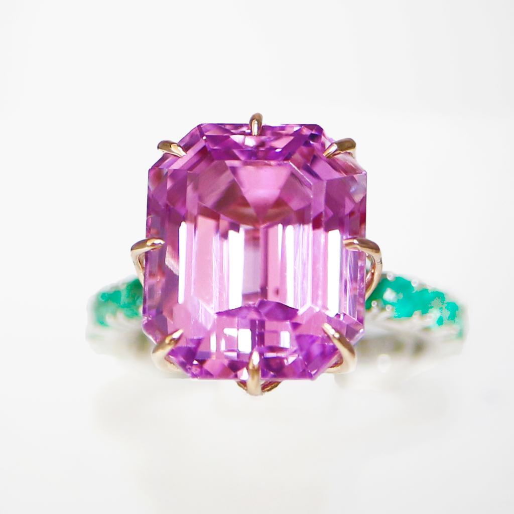 IGI 14k 14.11 Ct Top Kunzite&Emeralds Antique Art Deco Style Engagement Ring In New Condition In Kaohsiung City, TW