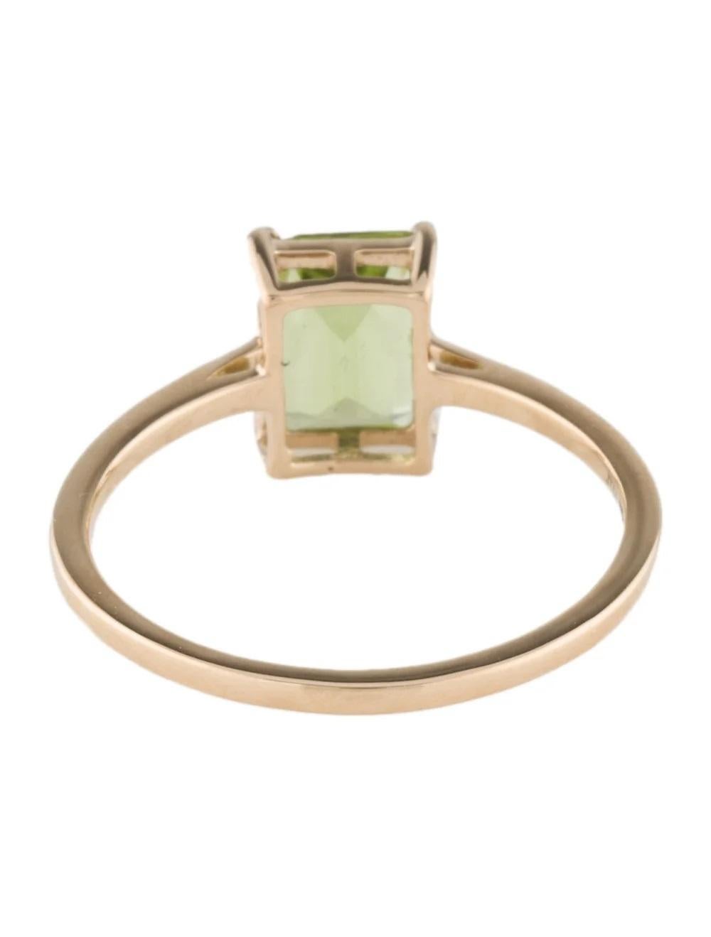 14K 1.50ct Peridot Cocktail Ring, Size 6.75 - Green Gemstone, Elegant Design In New Condition For Sale In Holtsville, NY