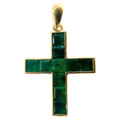 14K 1.58 Carat Emerald Cross Pendant
