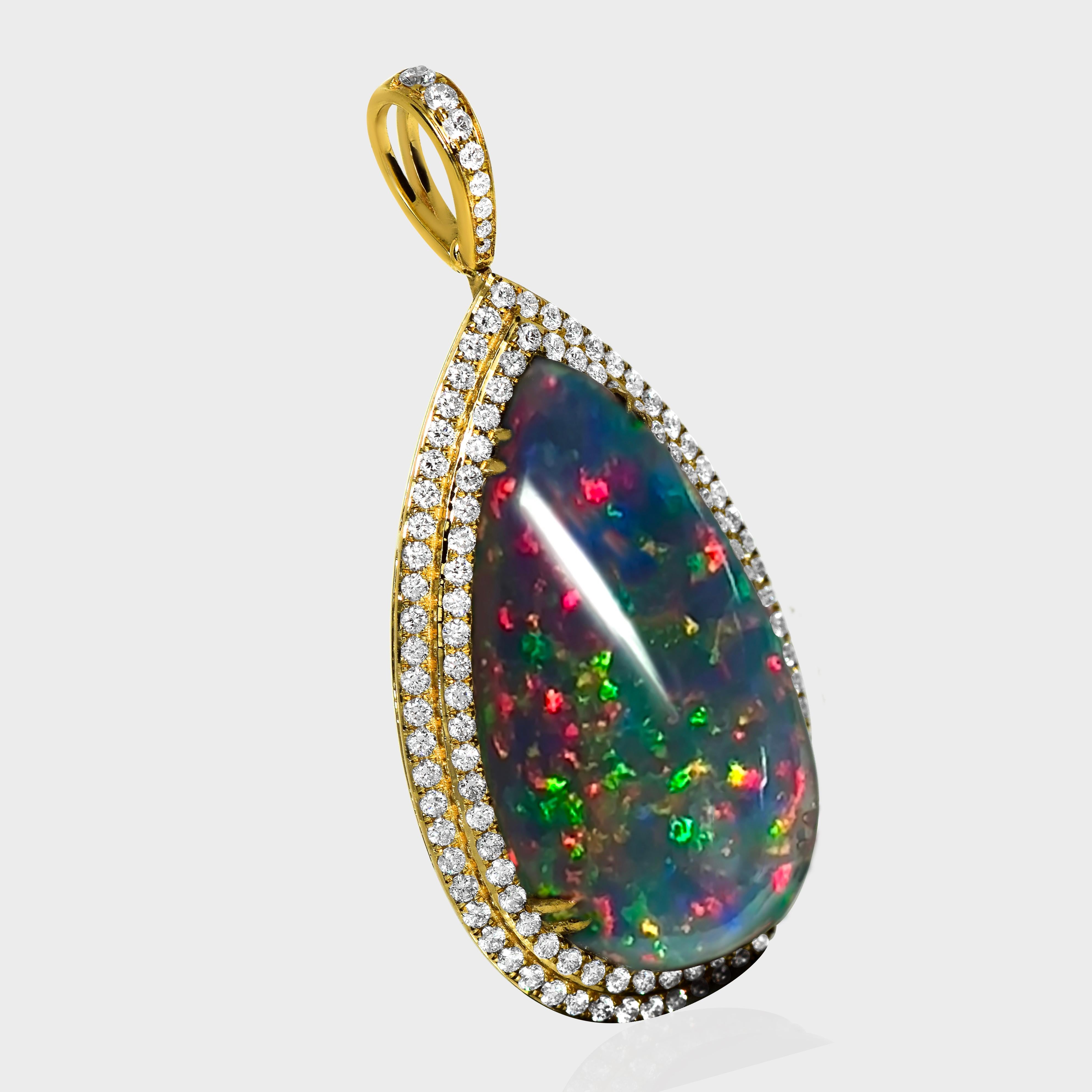 Cabochon 14K 18,78 ct  Collana con ciondolo di diamanti opale nero di colore naturale in vendita