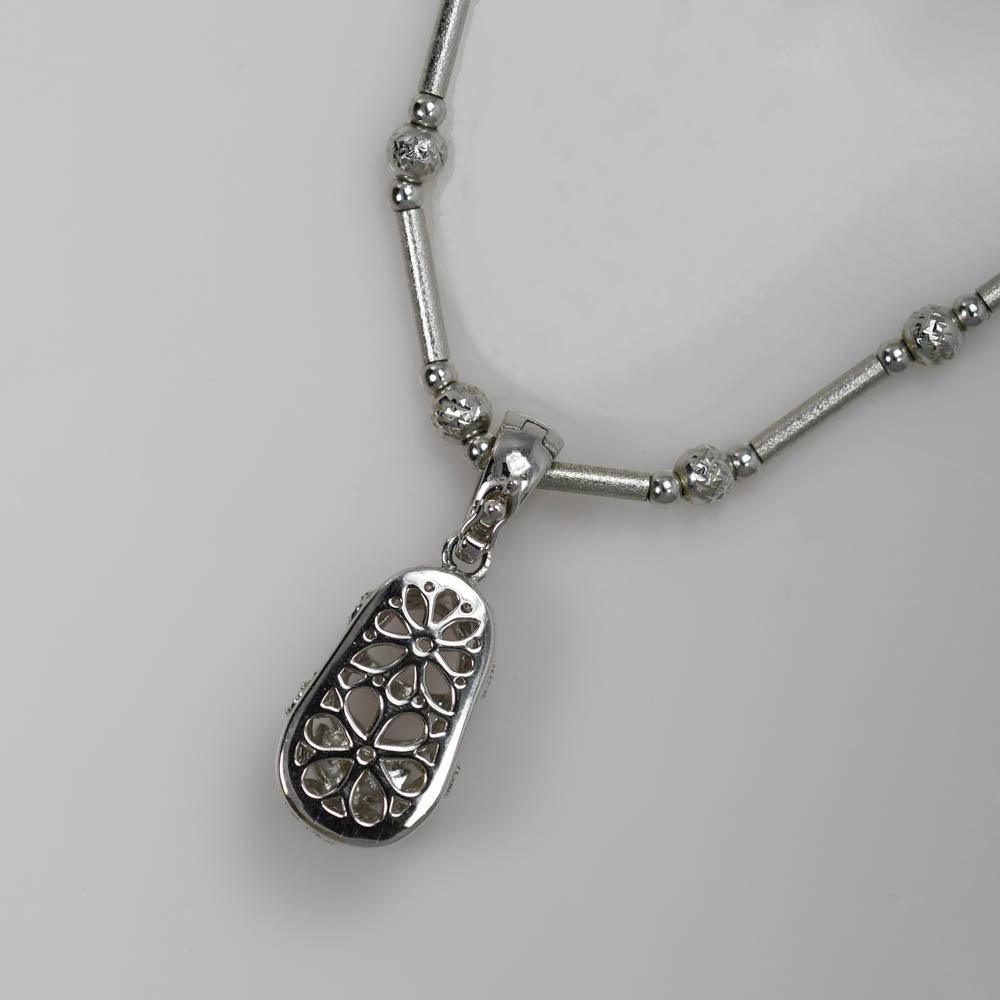 Collana con ciondolo a forma di scarpa in oro bianco 14K e 18K con diamanti 0,13ct In condizioni ottime in vendita a Laguna Beach, CA