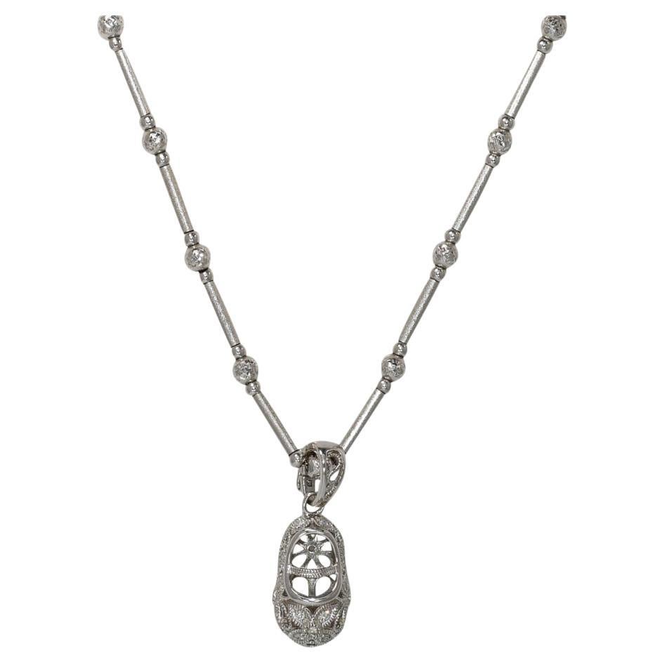 Collana con ciondolo a forma di scarpa in oro bianco 14K e 18K con diamanti 0,13ct in vendita