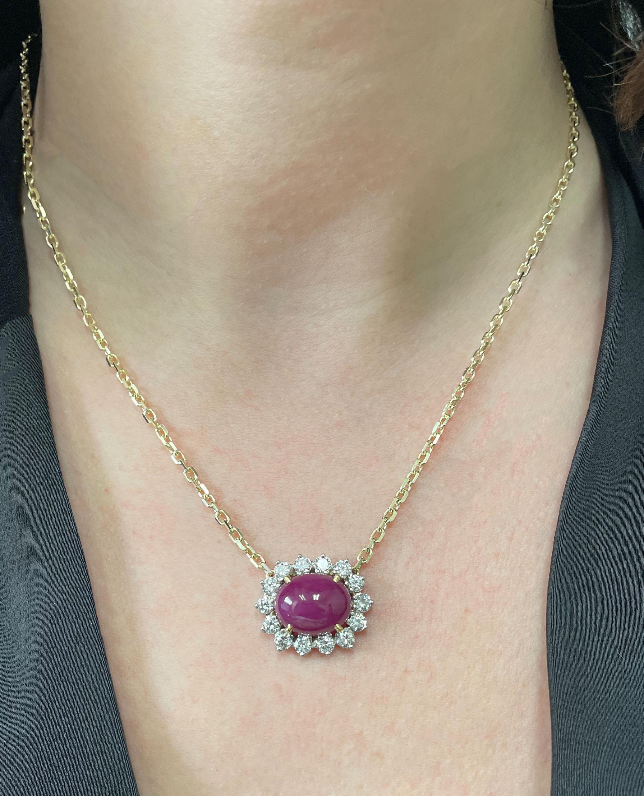 Collana di rubini e diamanti cabochon in oro giallo 14K e 18K In condizioni Nuovo in vendita a Old Tappan, NJ