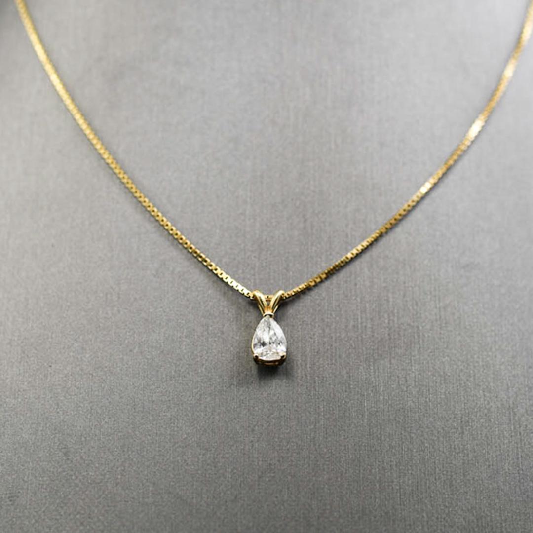 14K & 18K Yellow Gold Pear Shaped Diamond Pendant Necklace 0.98ct In Excellent Condition For Sale In Laguna Beach, CA