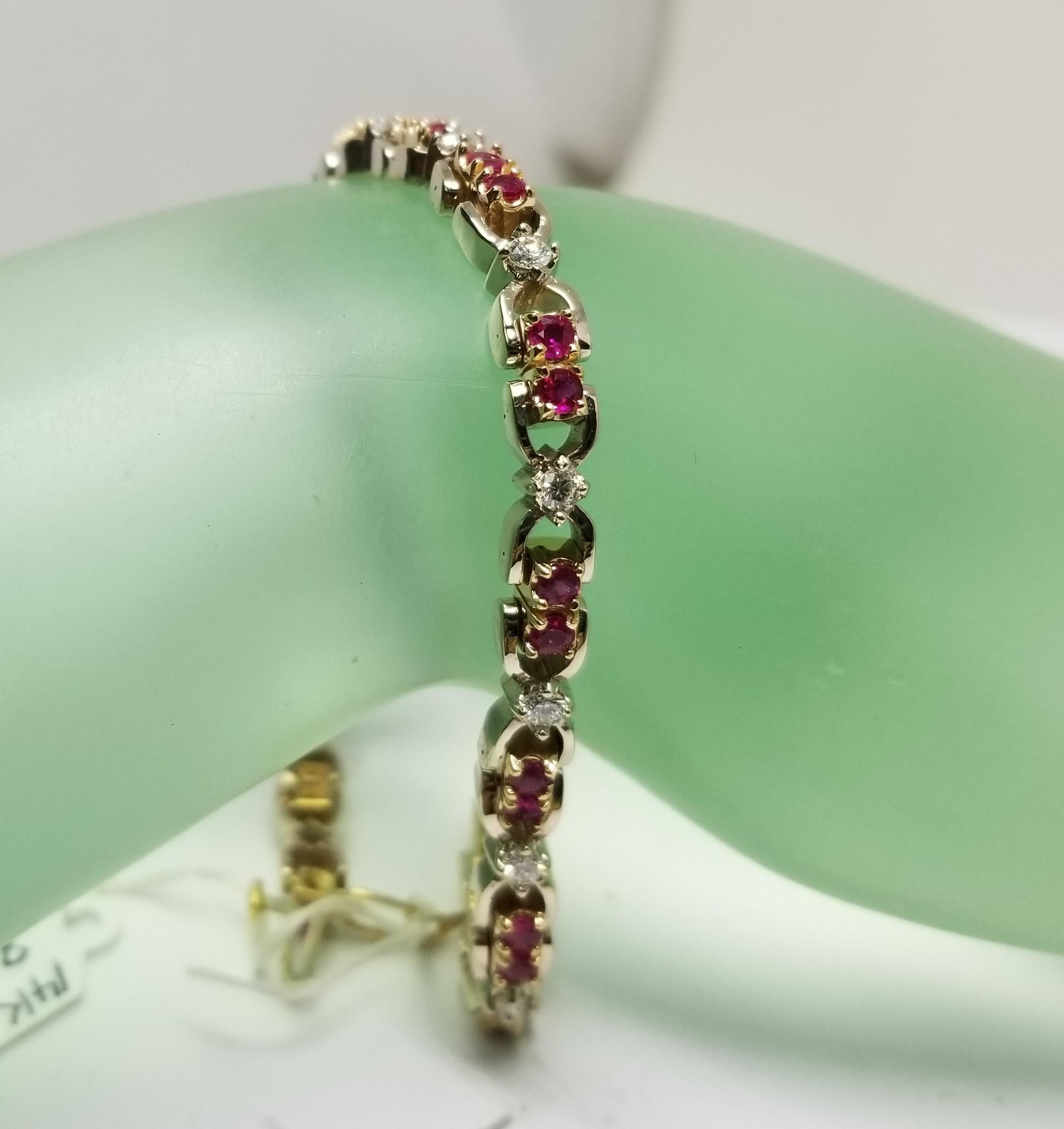 14k 2-Tone Gold Oval Ruby and Diamond Bracelet, Containing 25 Oval Rubies of Gem In New Condition For Sale In Los Angeles, CA