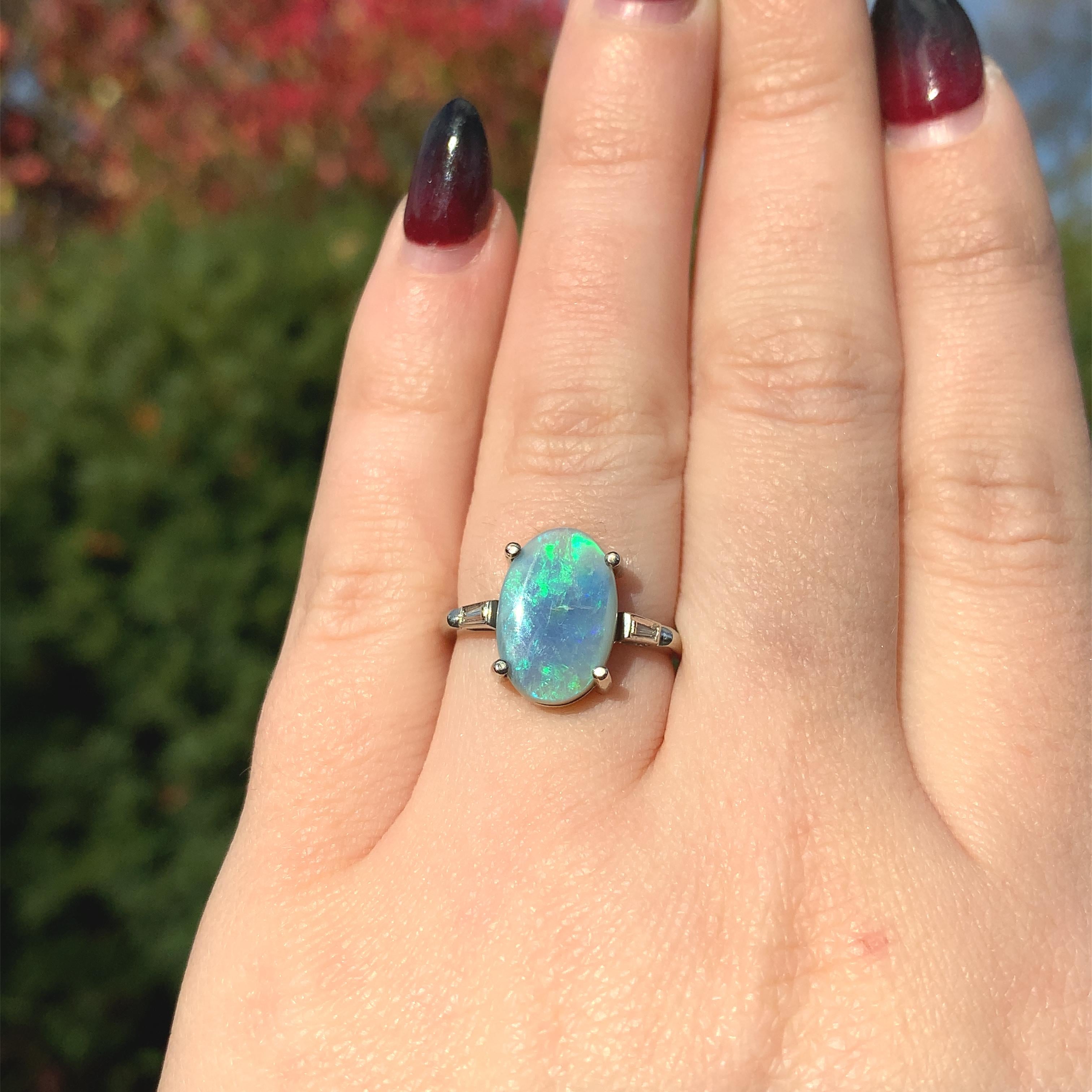 14K 3,04 Karat australischer Opal & Diamant-Ring im Angebot 3